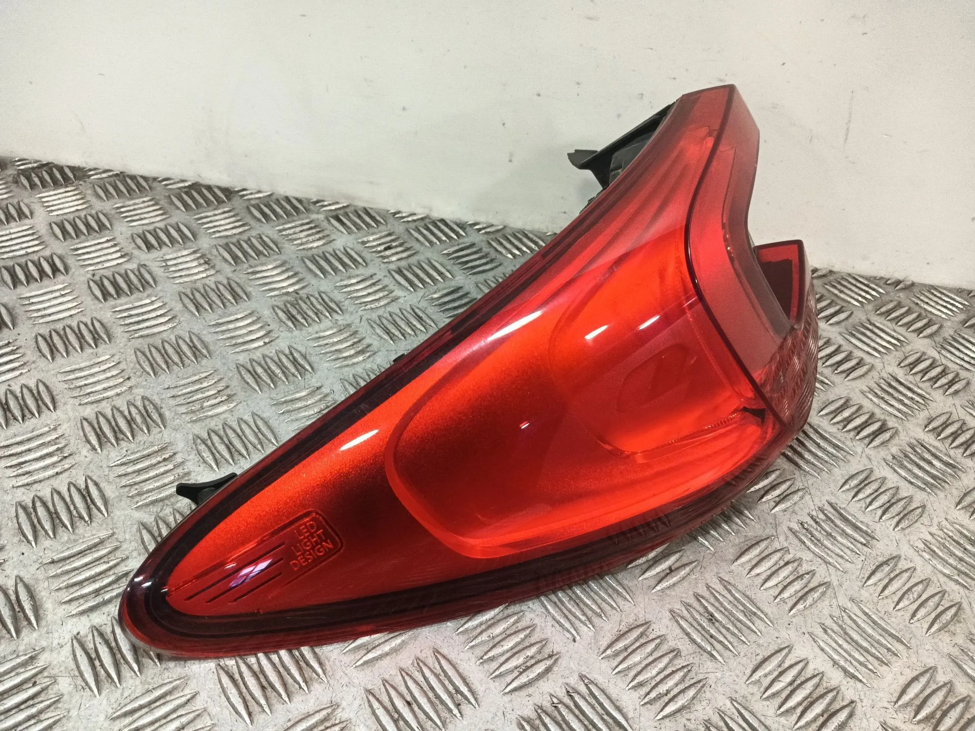 Piloto Trasero Izquierdo para Renault Kadjar (Ha_, Hl_)