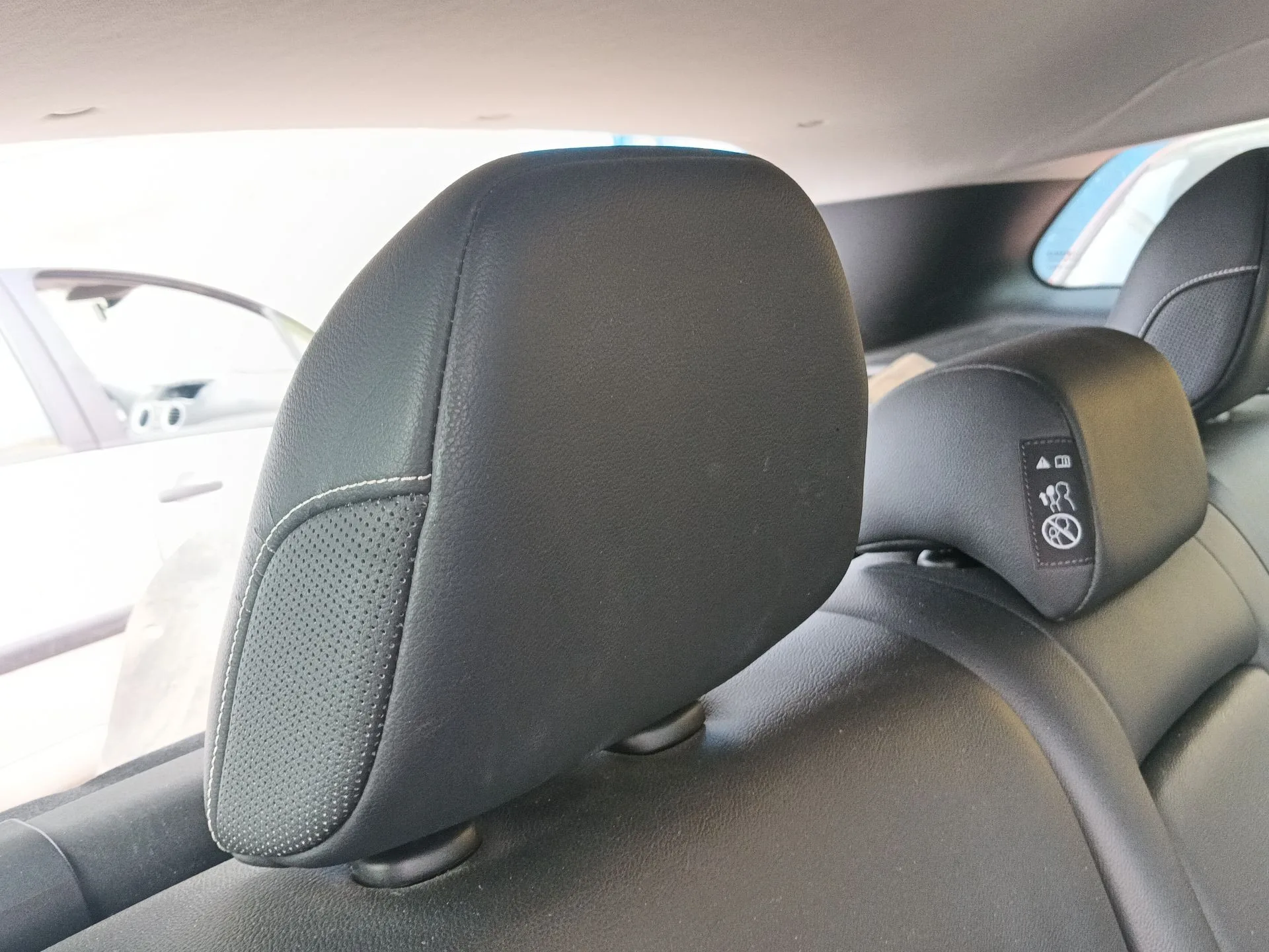 Reposacabezas Trasero Derecho para Renault Kadjar (Ha_, Hl_)