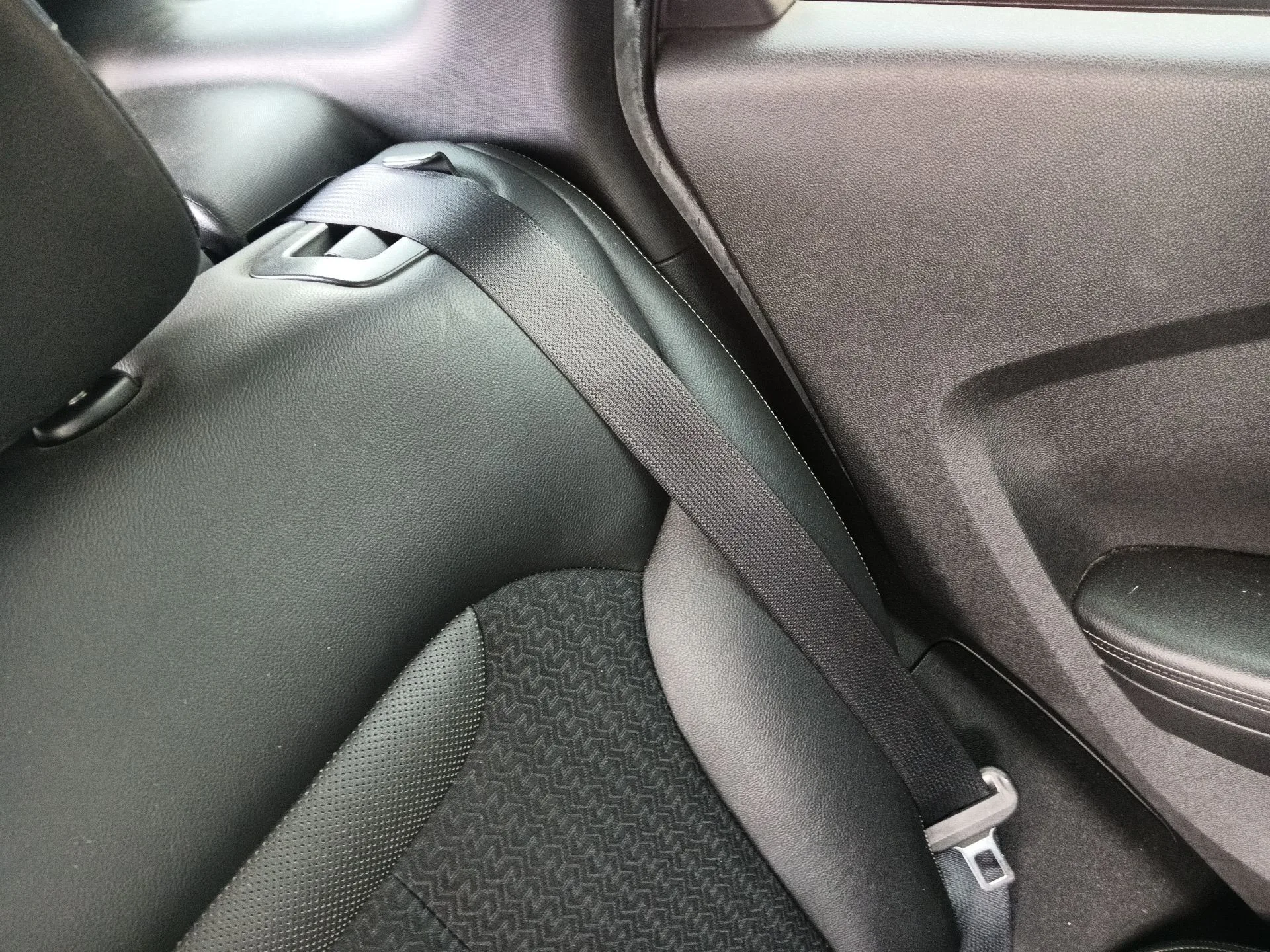 Cinturon Seguridad Trasero Izquierdo para Renault Kadjar (Ha_, Hl_)