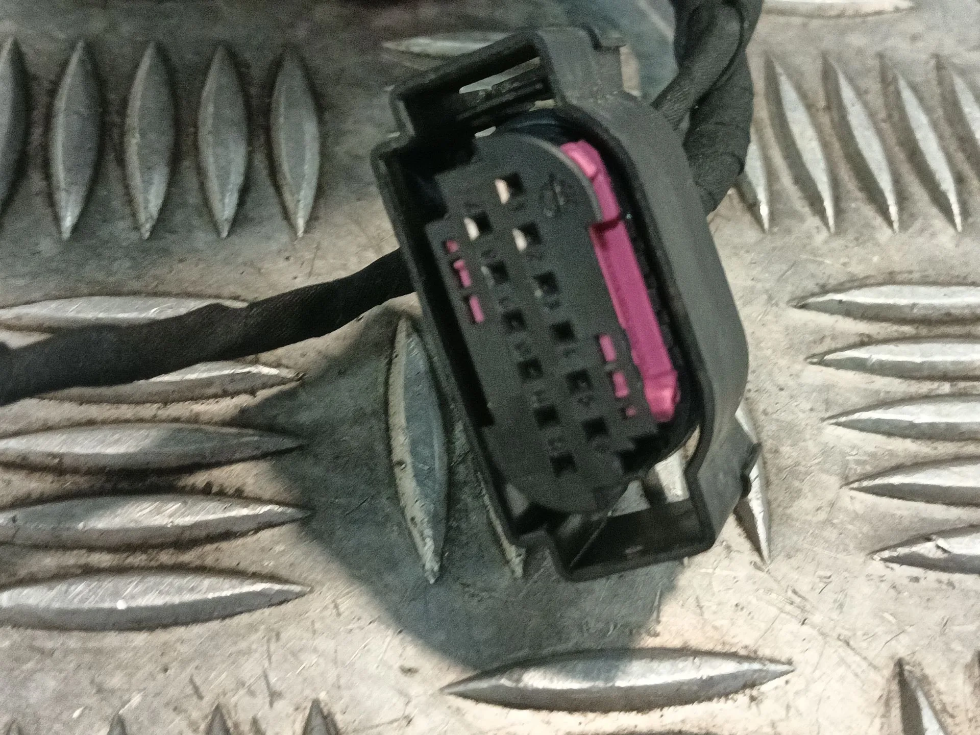 Cable para Audi Q7 (4Lb)