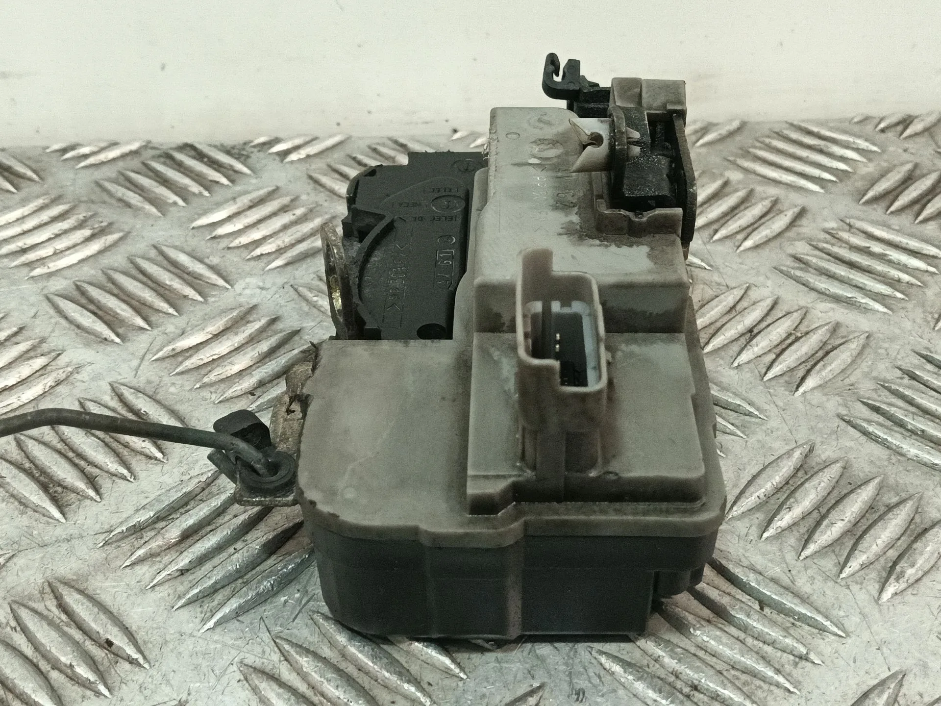 Cerradura Puerta Delantera Izquierda para Peugeot 306 Berlina 3/4/5 Puertas (S2)