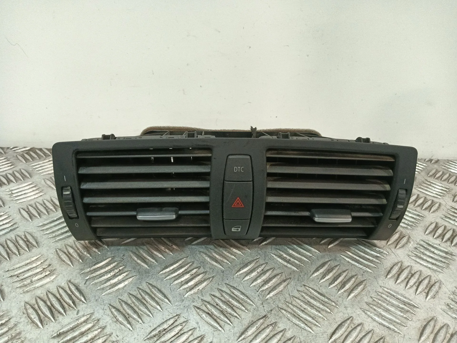 Rejilla Aireadora para Bmw 1 (E81)
