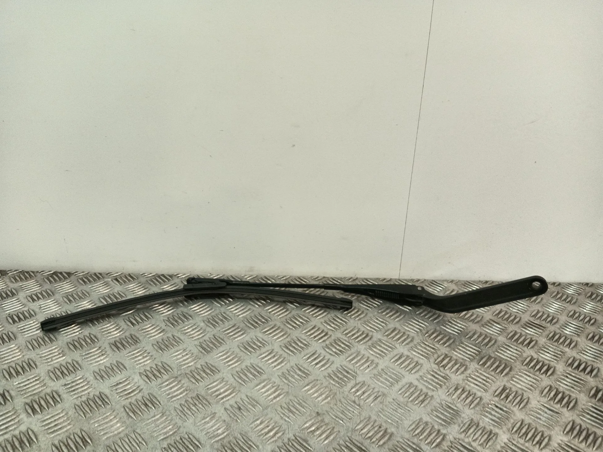 Brazo Limpia Delantero Derecho para Bmw 1 (E81)