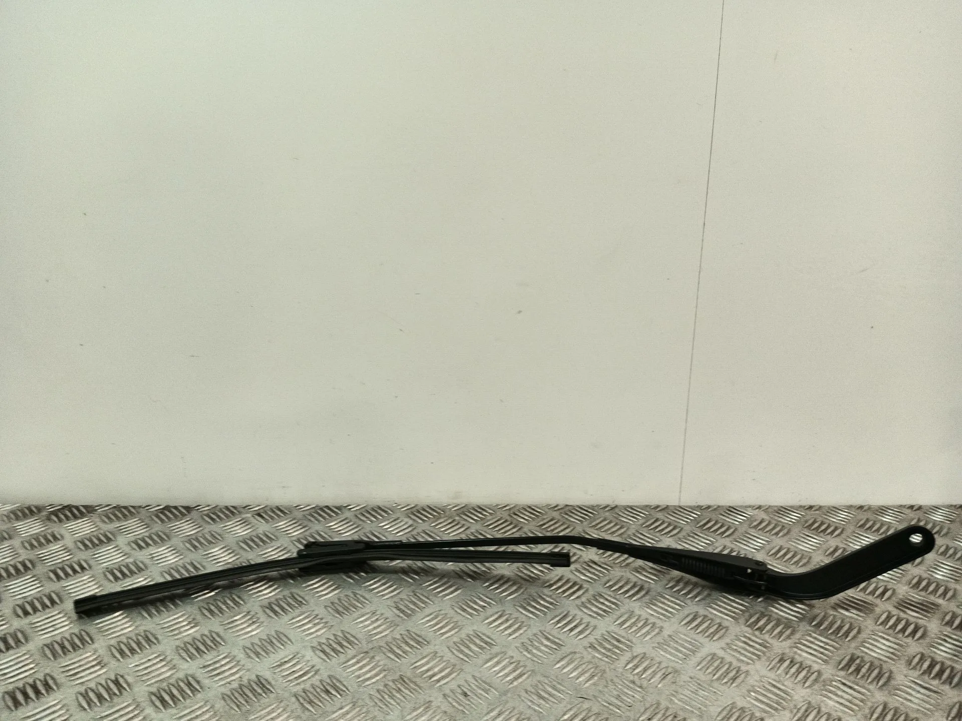Brazo Limpia Delantero Izquierdo para Bmw 1 (E81)