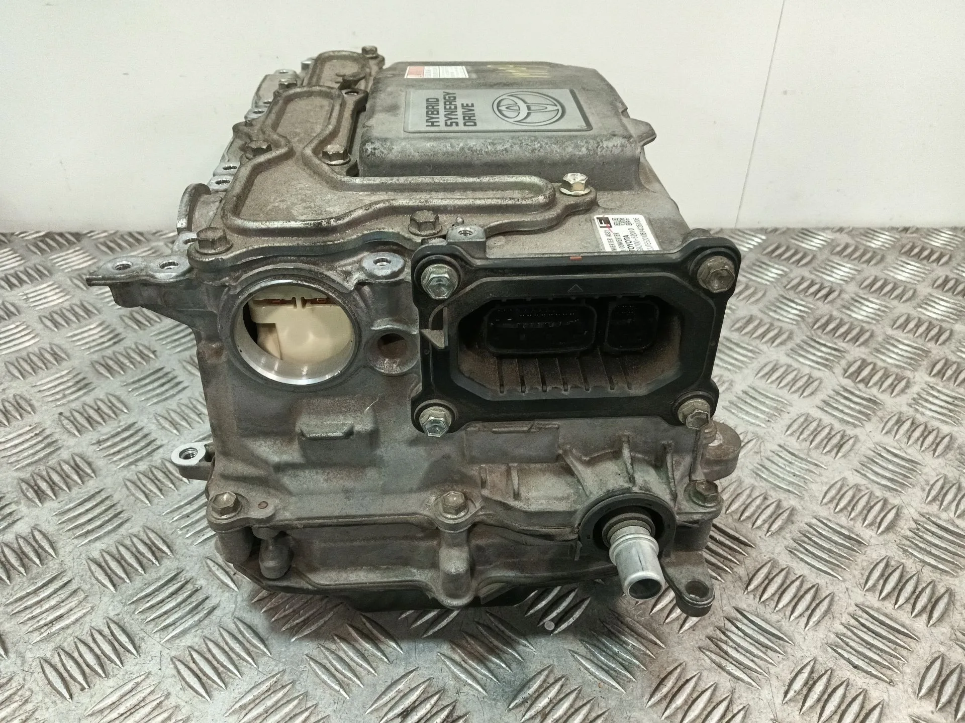 Inversor / Generador Hibrido para Toyota Yaris (_P13_)