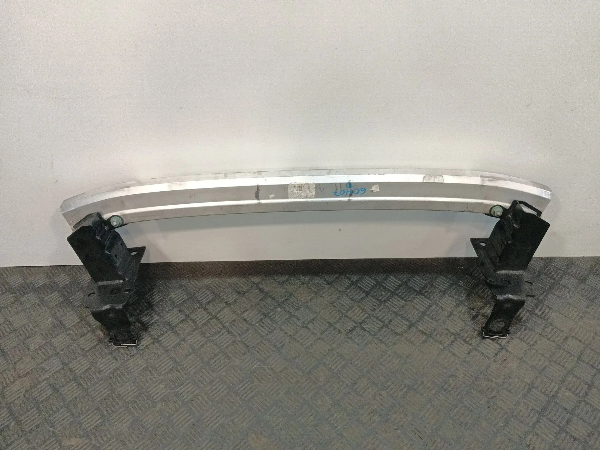 Refuerzo Paragolpes Delantero para Audi Q7 (4Lb)