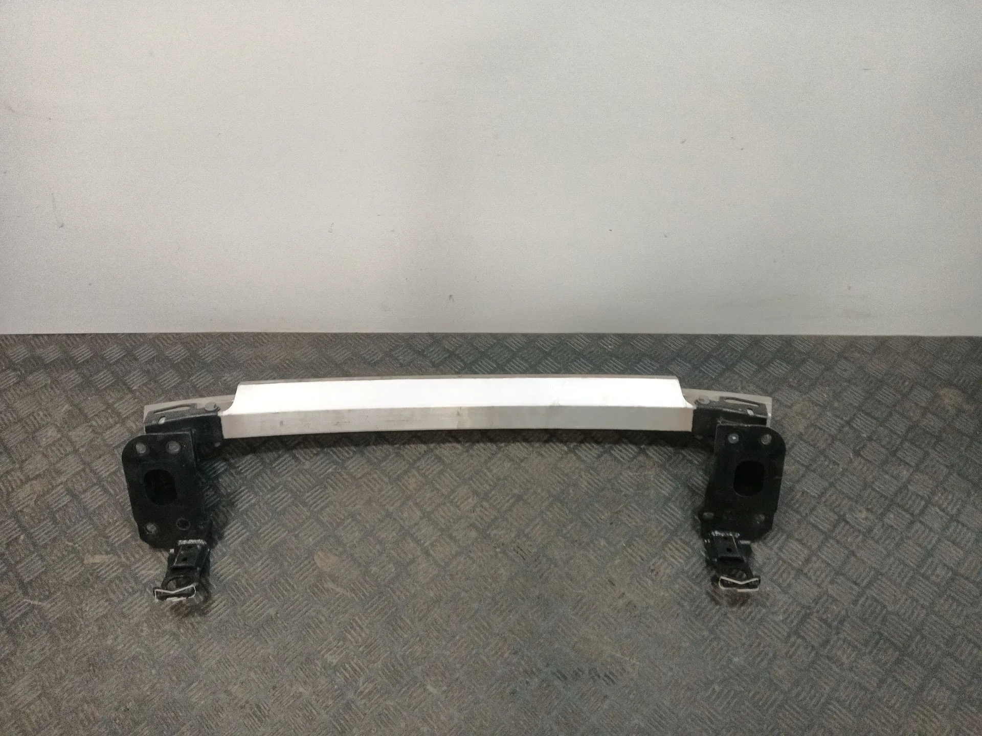Refuerzo Paragolpes Delantero para Audi Q7 (4Lb)