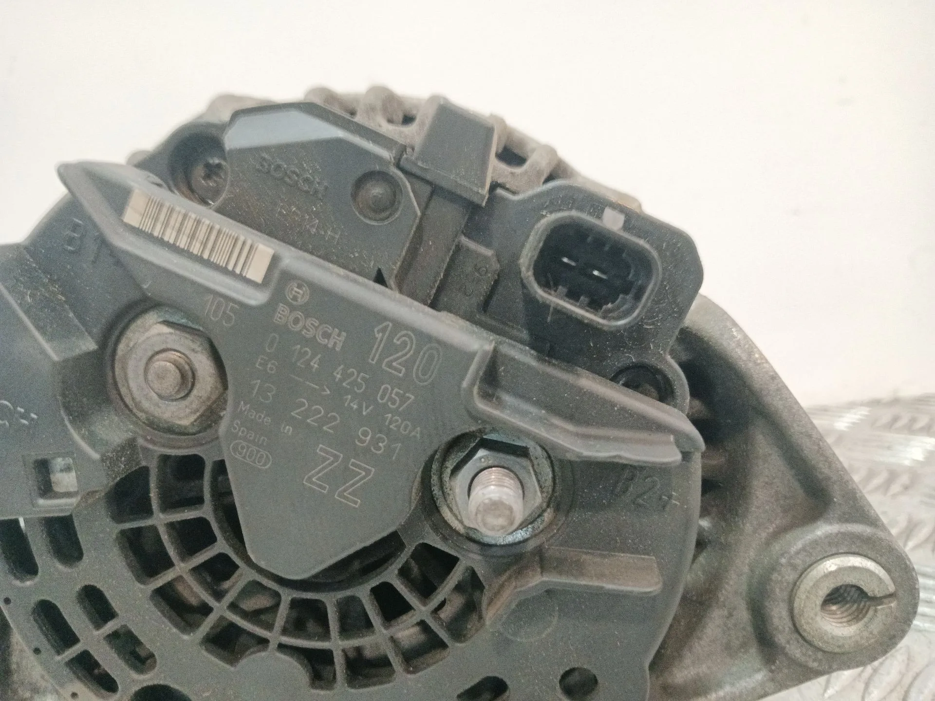 Alternador para Opel Corsa D (S07)