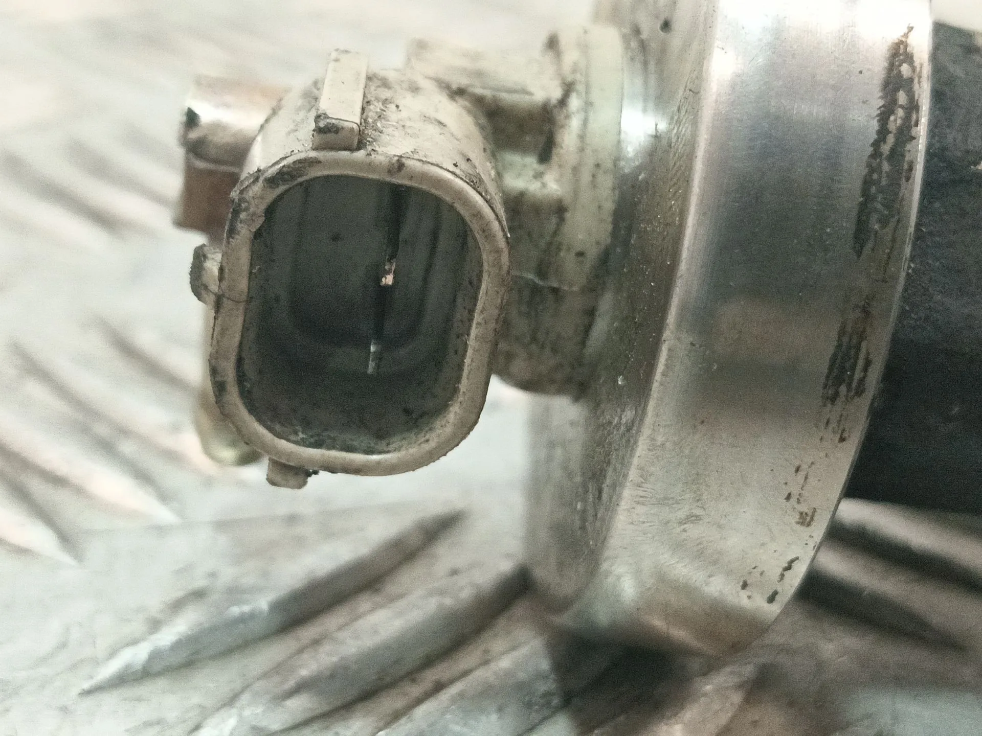 Inyector para Mazda 6 Berlina (Gg)