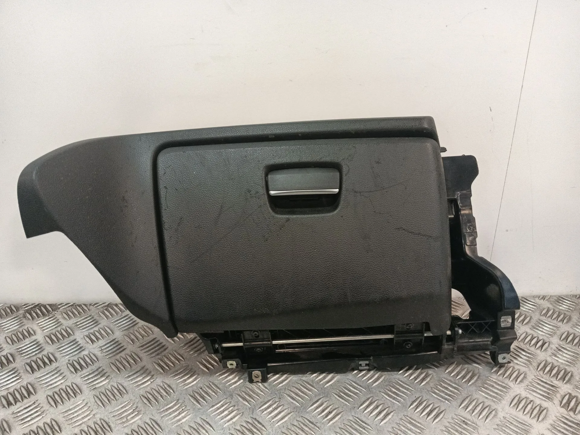 Guantera para Bmw 1 (E81)