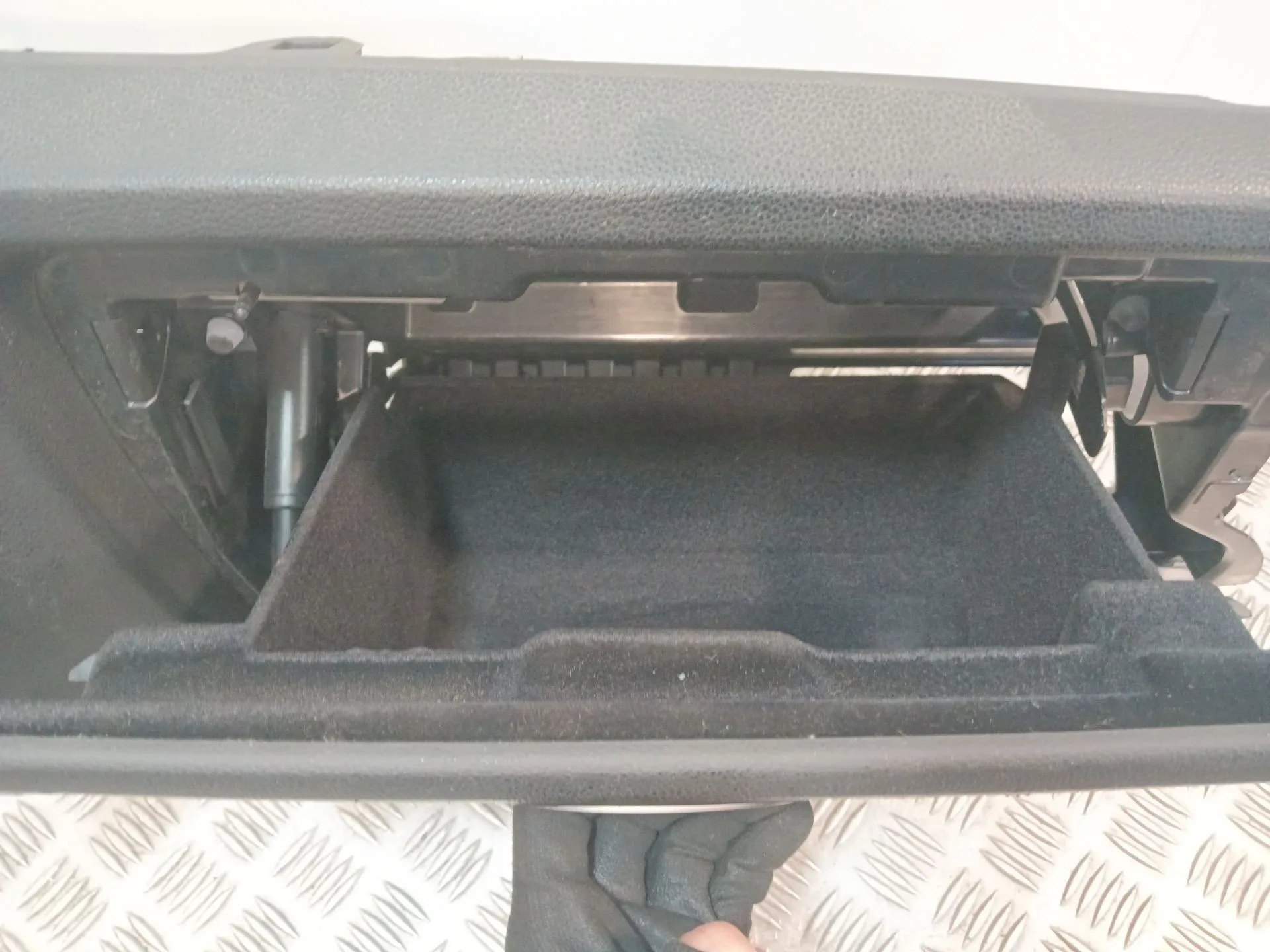 Guantera para Bmw 1 (E81)