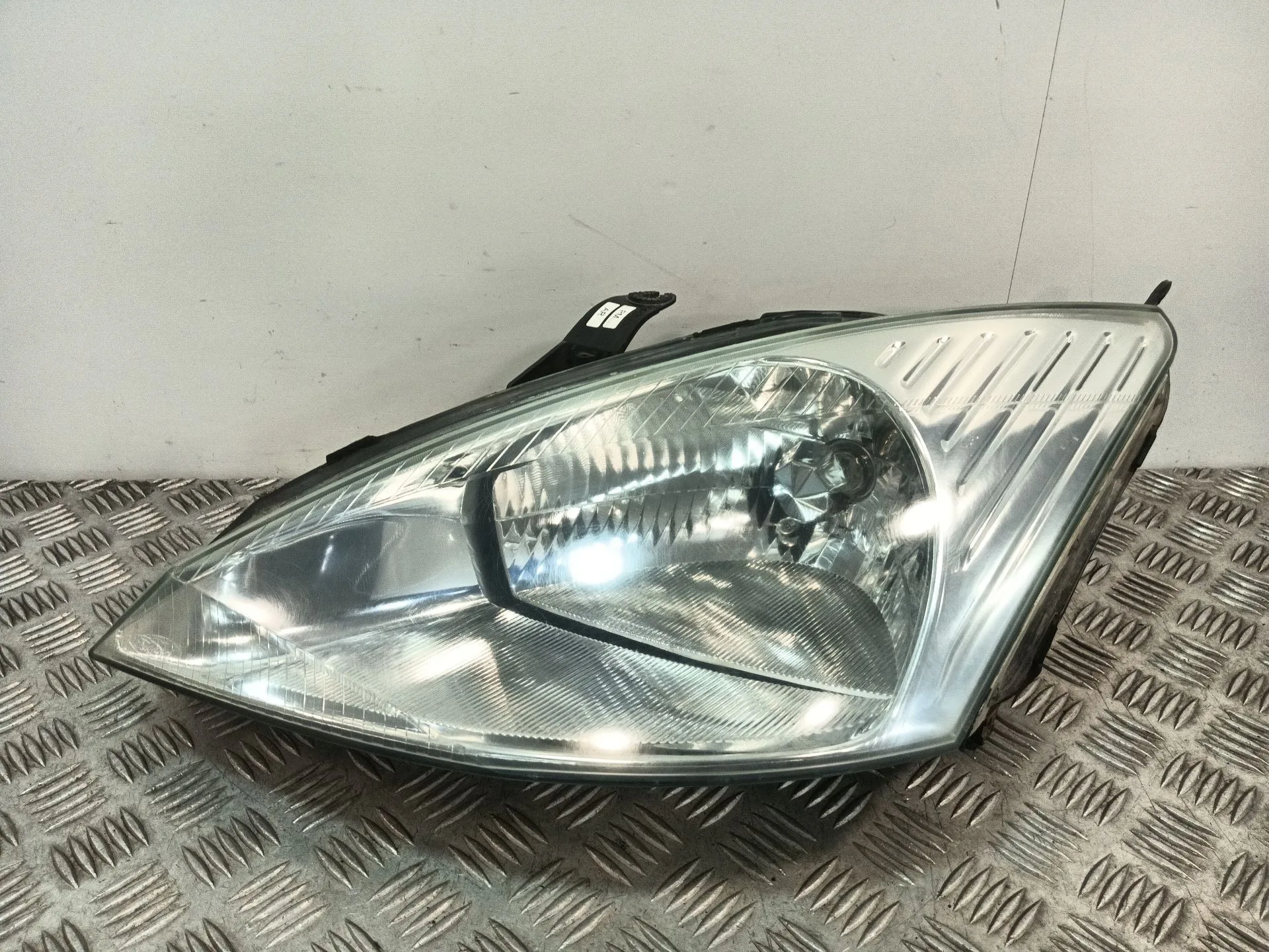 Faro Izquierdo para Ford Focus I (Daw, Dbw)