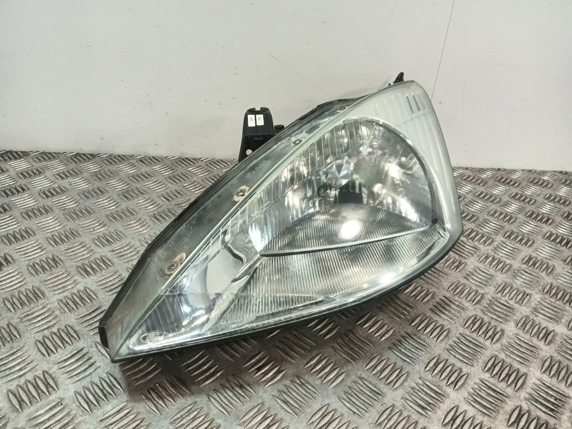 Faro Izquierdo para Ford Focus I (Daw, Dbw)