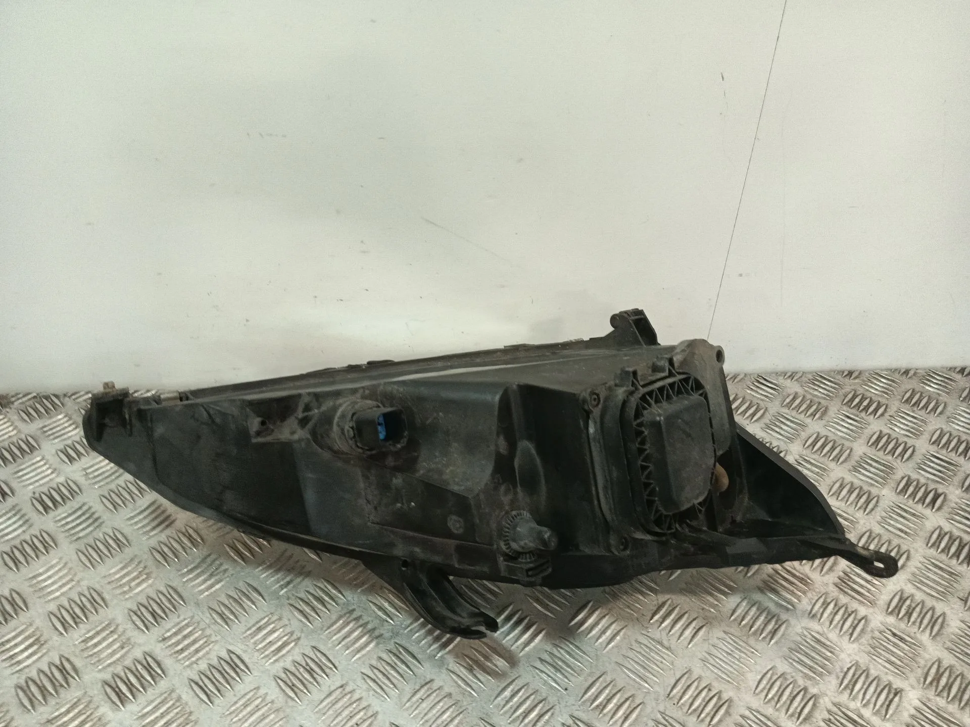 Faro Izquierdo para Ford Focus I (Daw, Dbw)