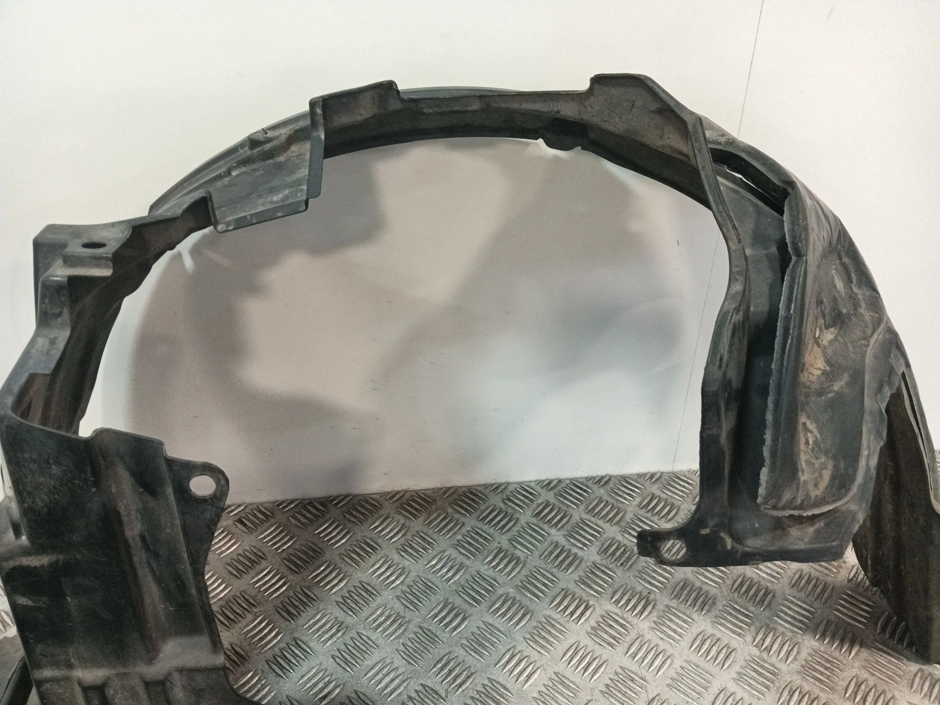 Plastico Paso Rueda Delantero Derecho para Nissan Micra Iii (K12)