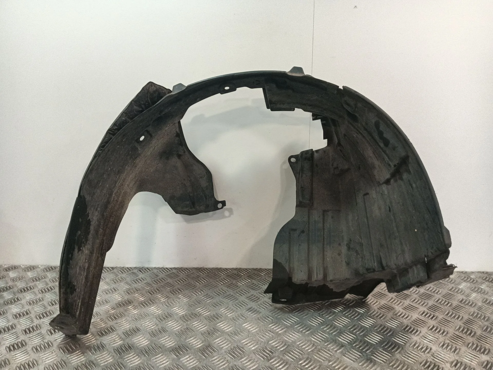 Plastico Paso Rueda Delantero Derecho para Nissan Micra Iii (K12)