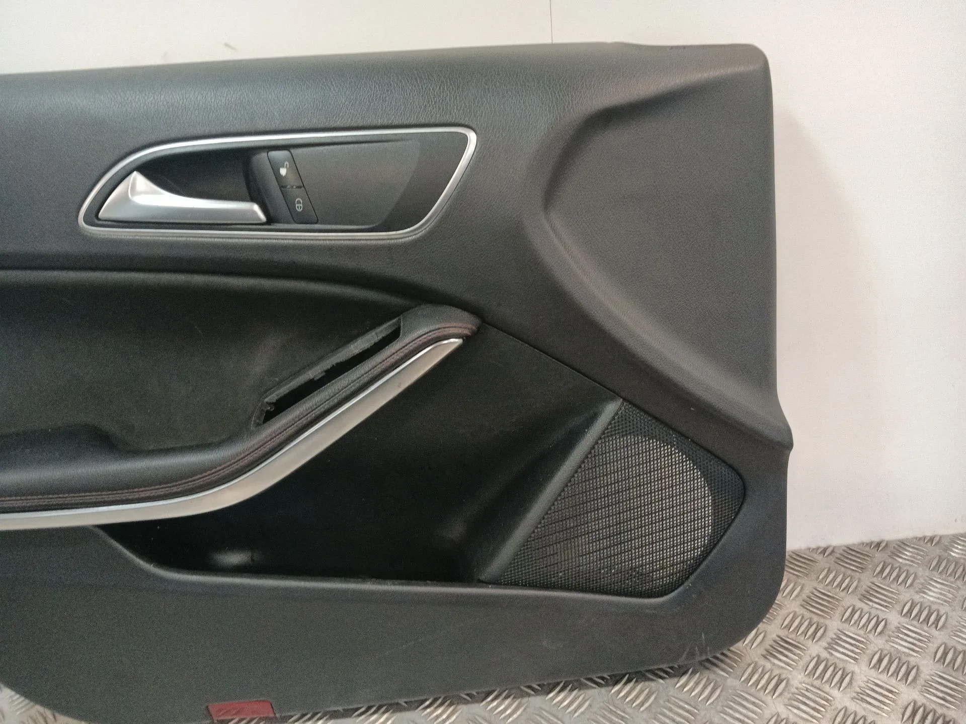 Guarnecido Puerta Delantera Izquierda para Mercedes-Benz Clase A (W176)