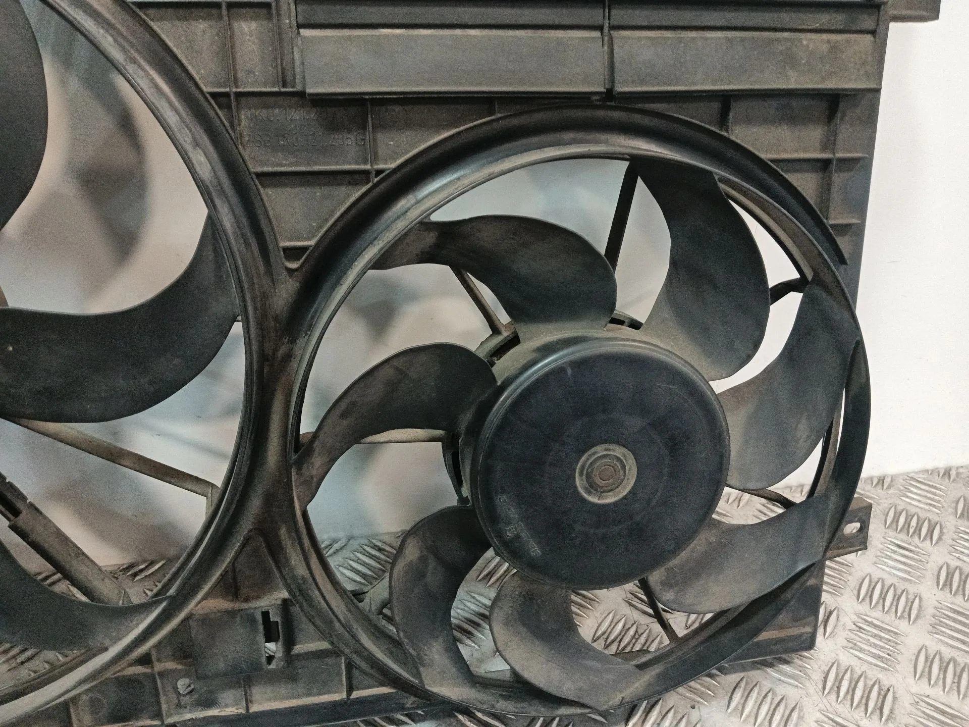 Electroventilador para Volkswagen Golf V (1K1)
