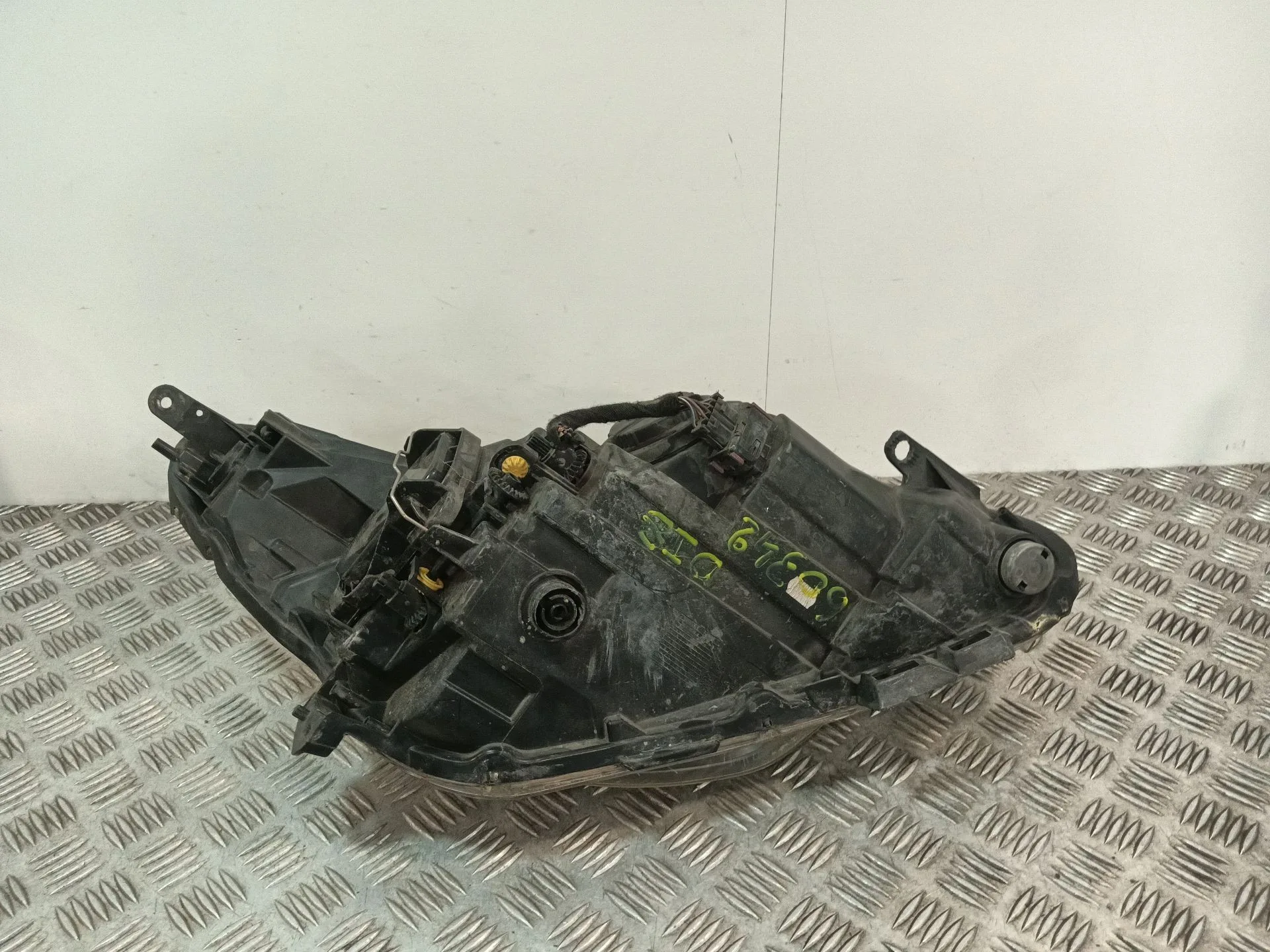 Faro Izquierdo para Opel Corsa D (S07)