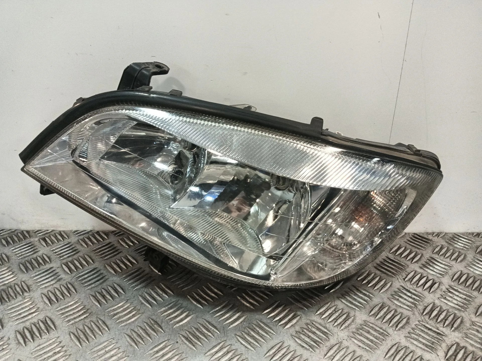 Faro Izquierdo para Opel Zafira A Monospace (T98)
