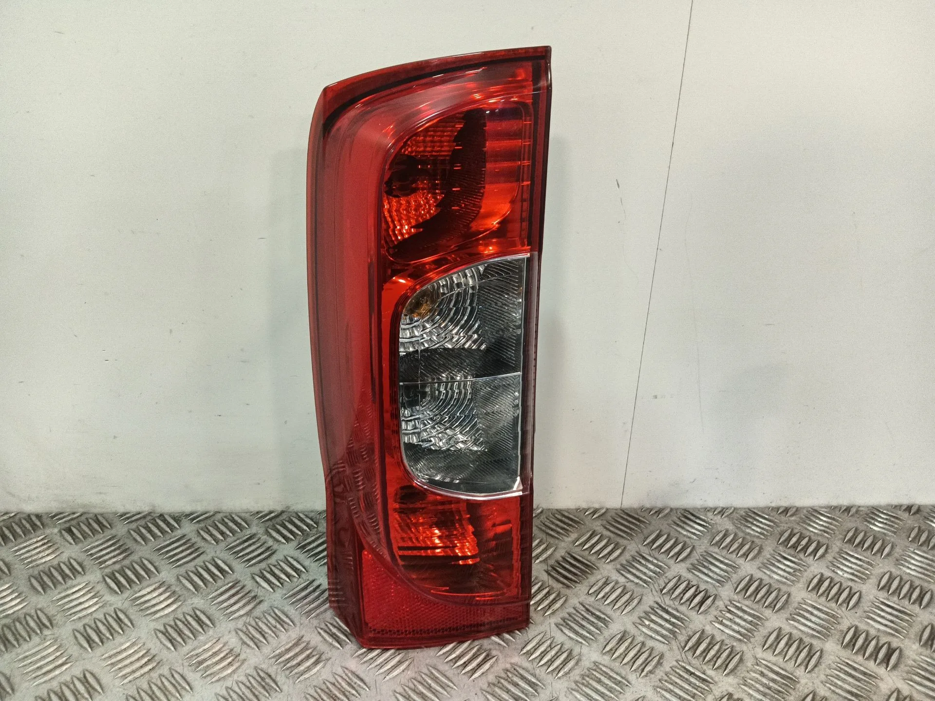 Piloto Trasero Izquierdo para Fiat Fiorino Monospace (225_)