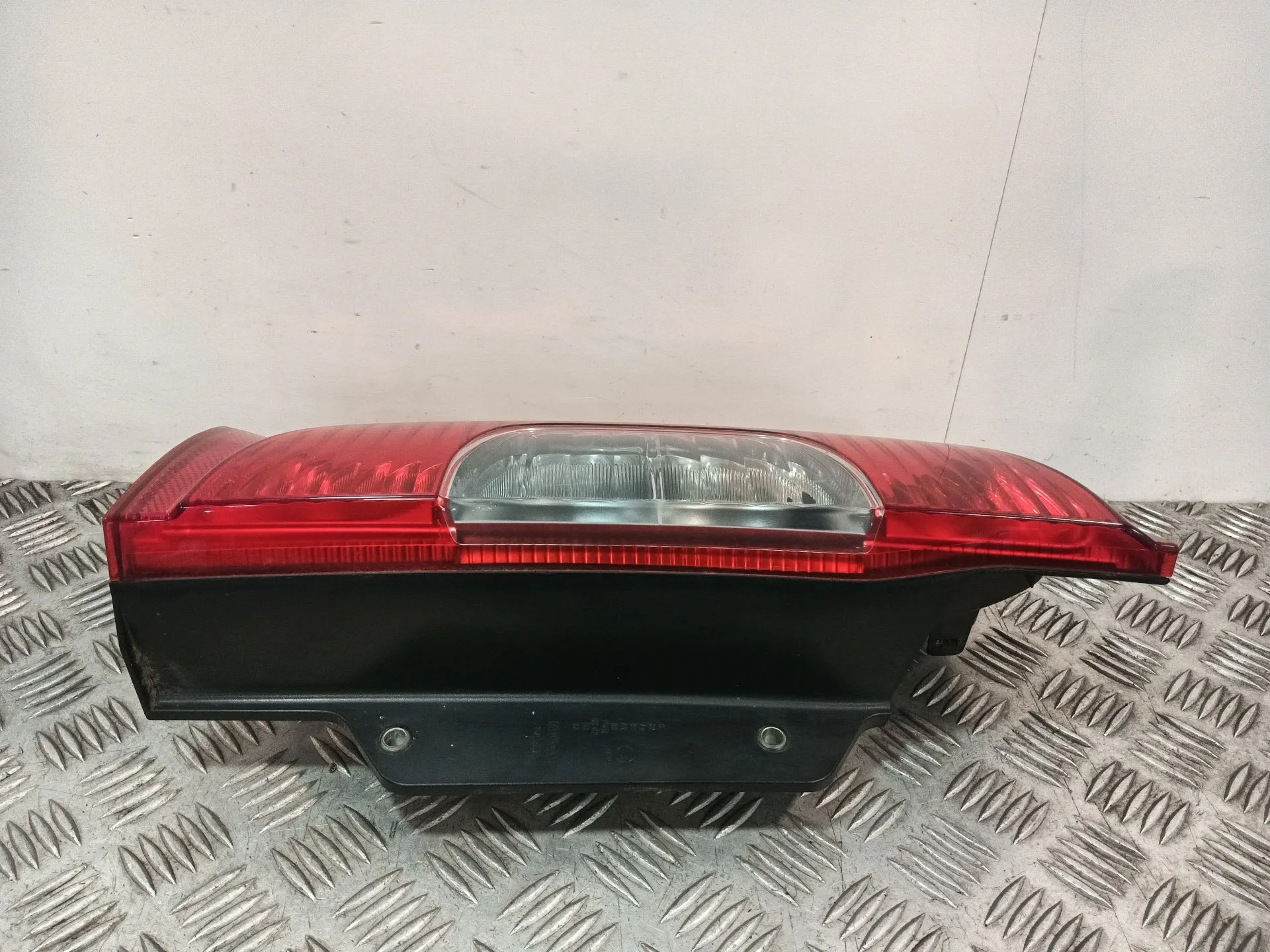 Piloto Trasero Izquierdo para Fiat Fiorino Monospace (225_)