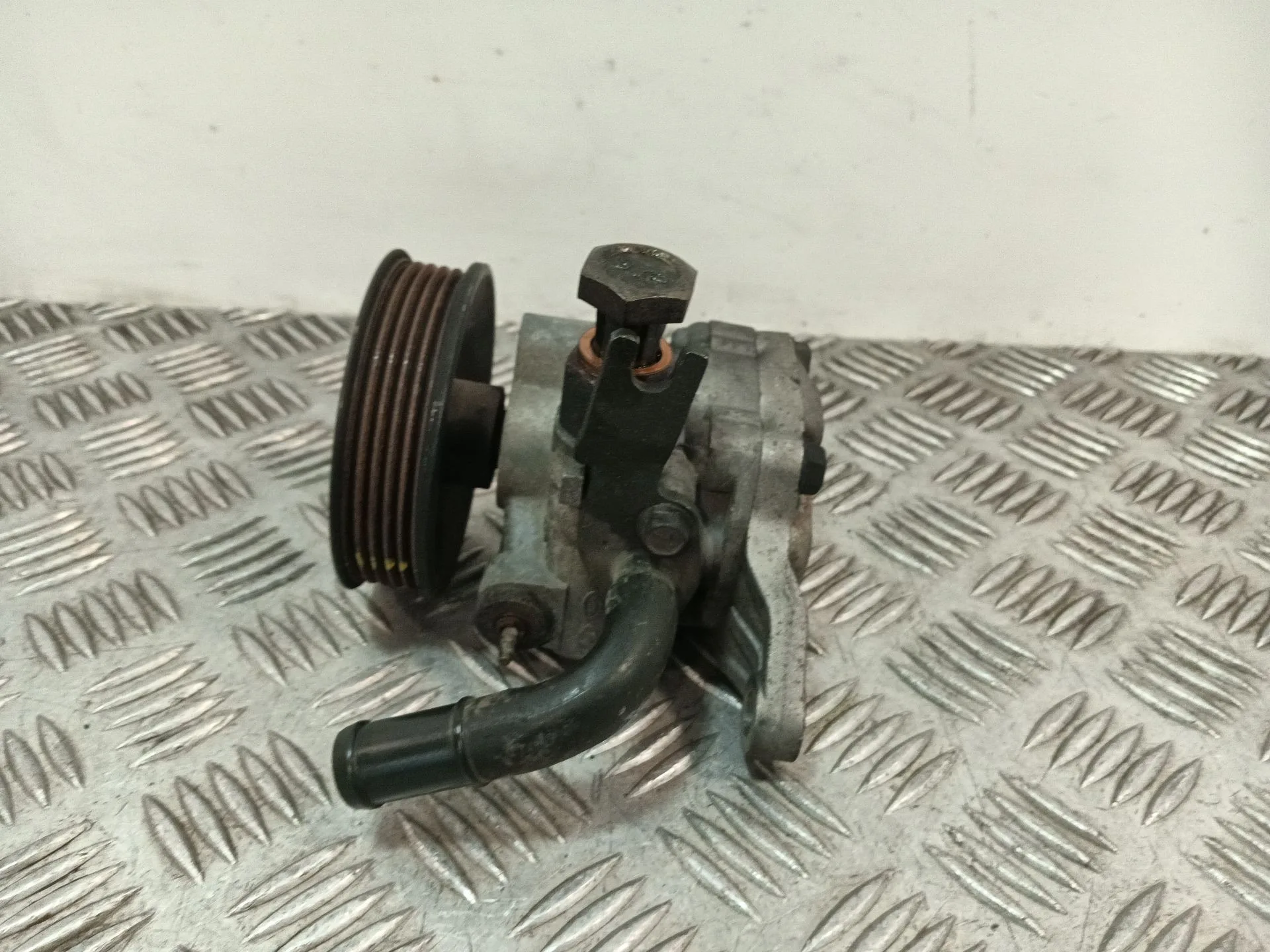 Bomba Direccion para Kia Opirus