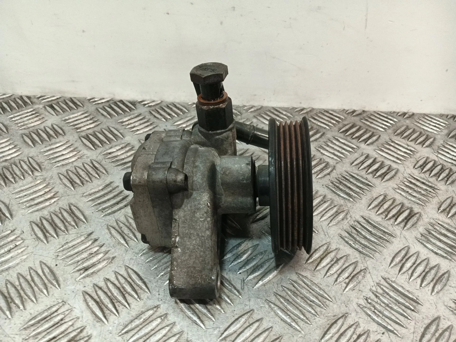 Bomba Direccion para Kia Opirus