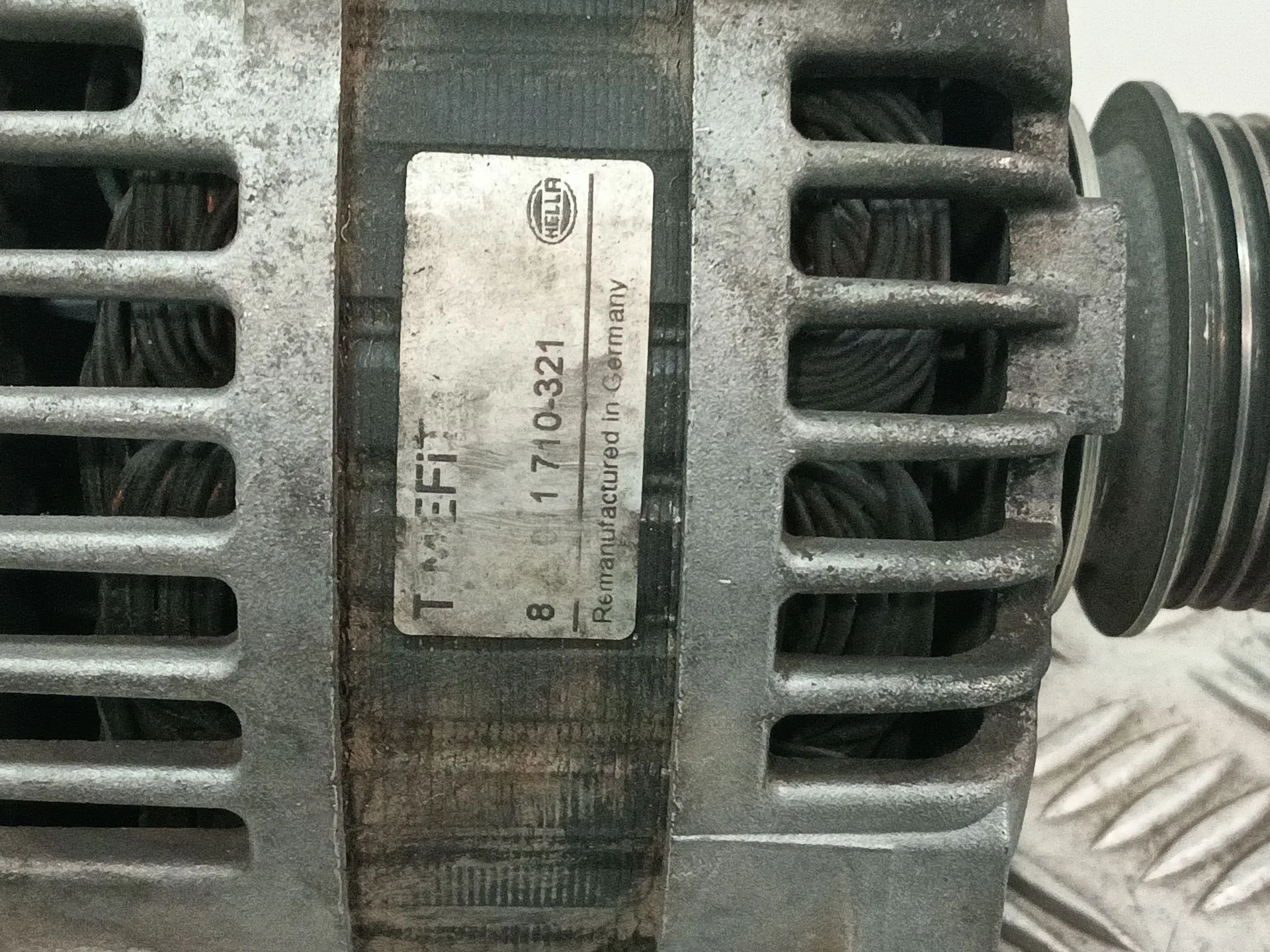 Alternador para Audi A3 (8L1)