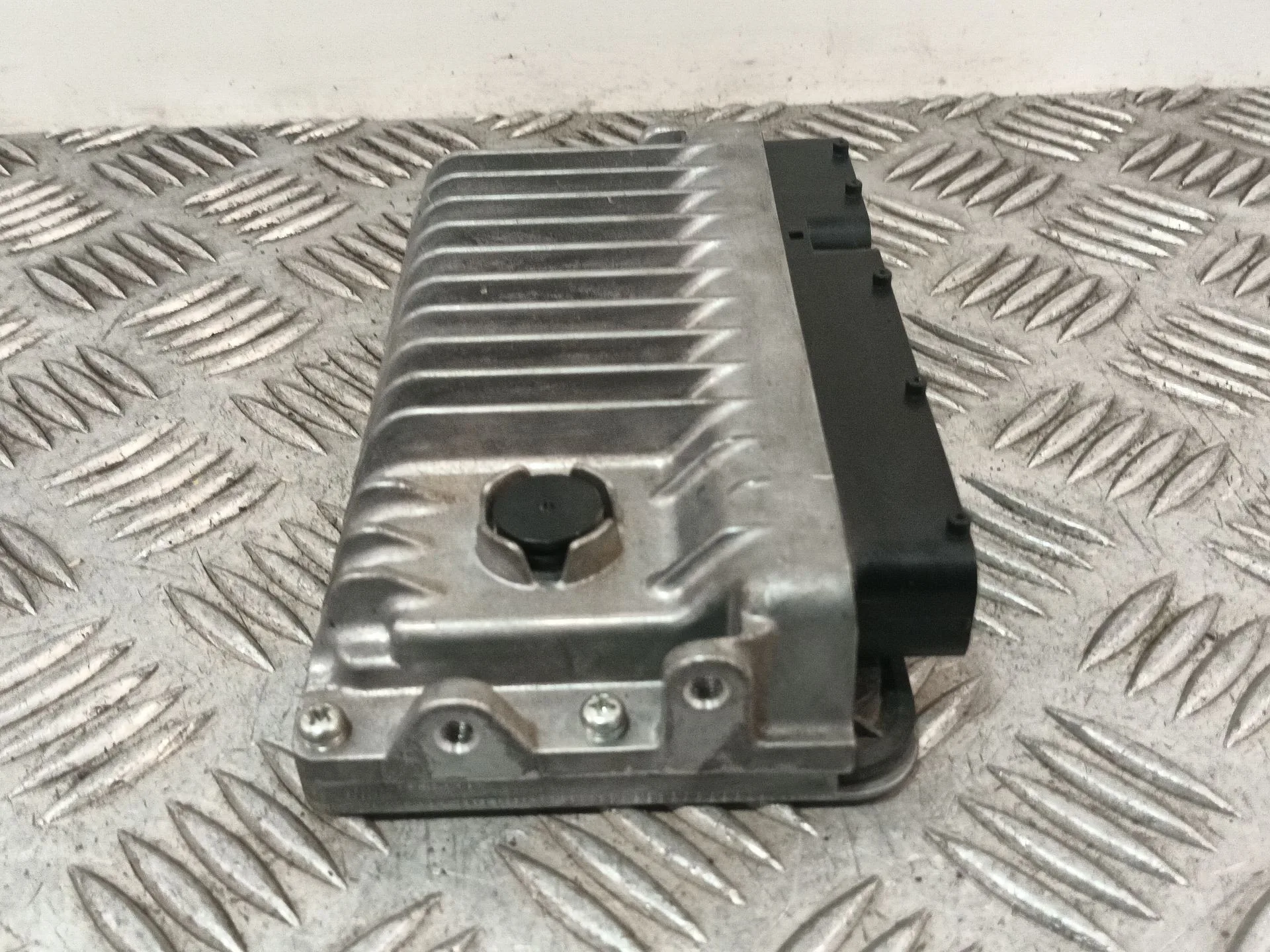Centralita Motor Uce para Toyota Yaris (_P13_)