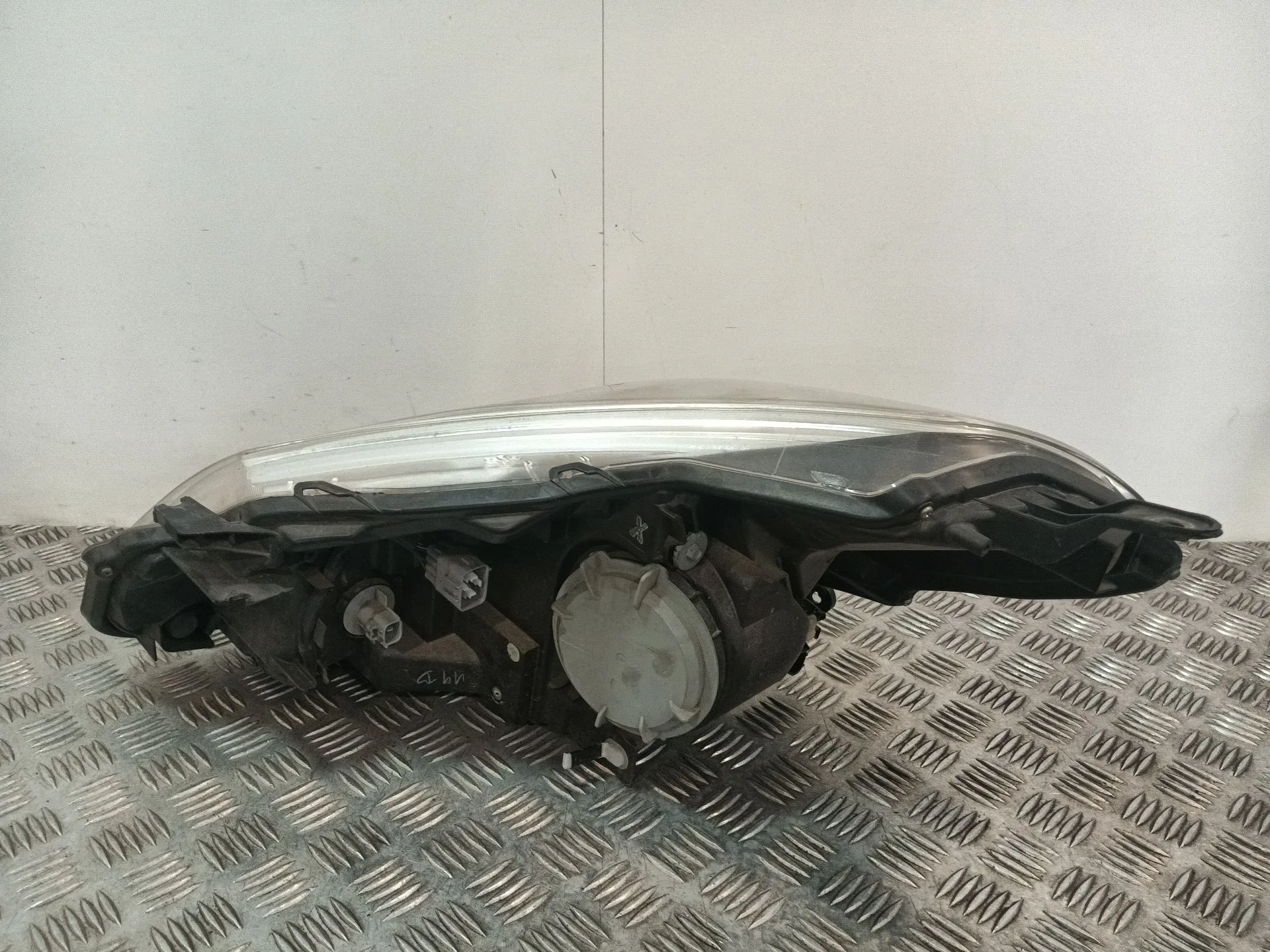 Faro Derecho para Toyota Yaris (_P13_)