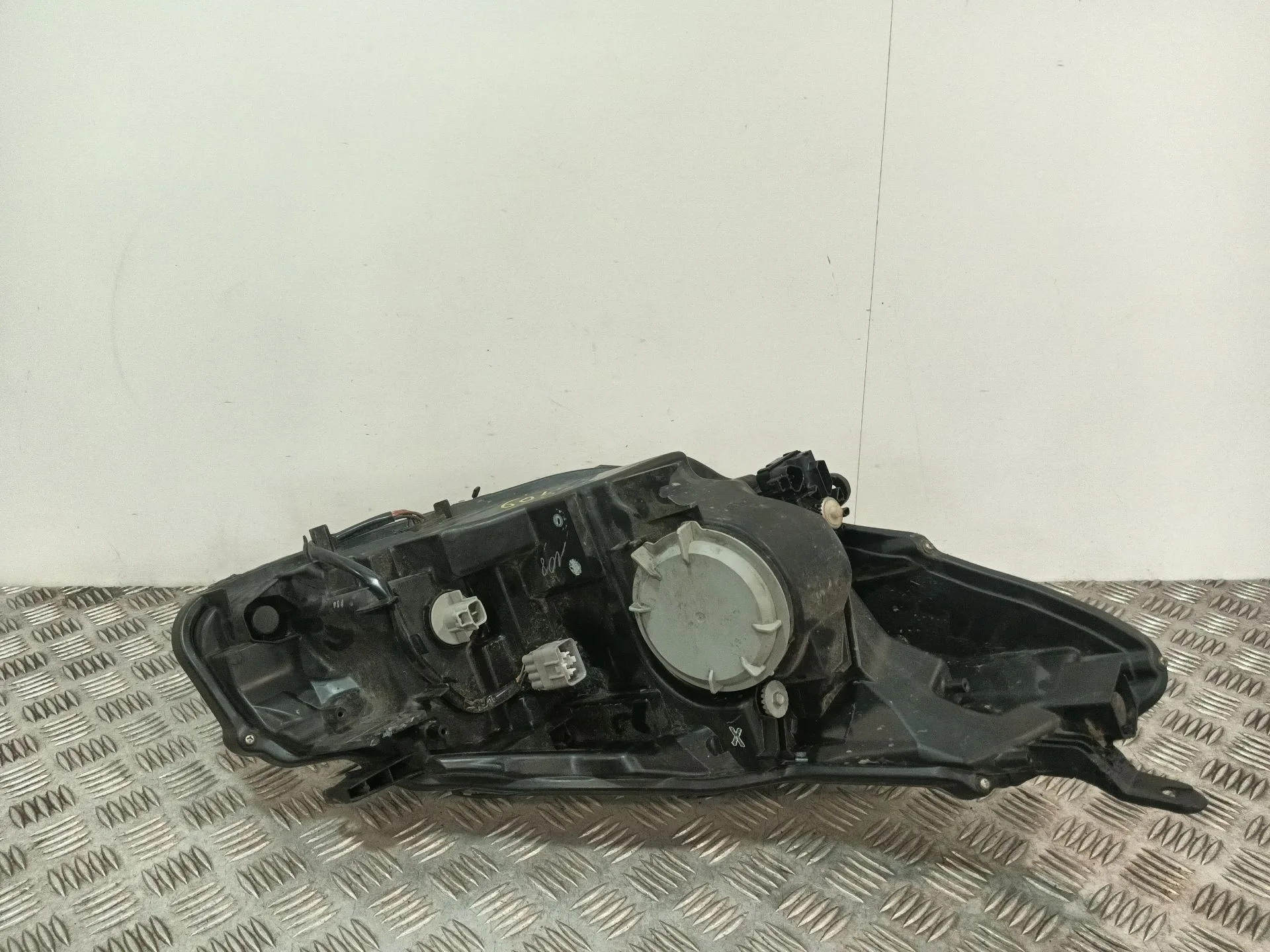 Faro Izquierdo para Toyota Yaris (_P13_)