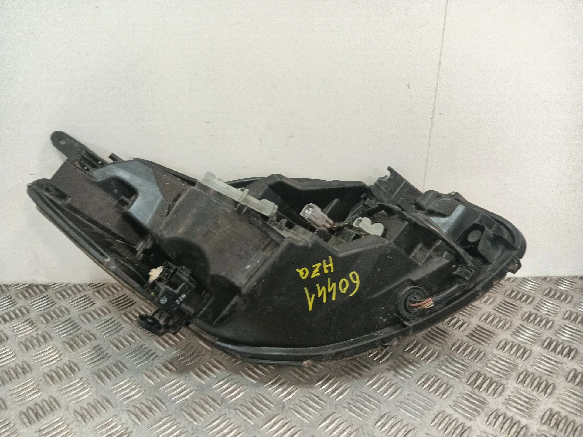 Faro Izquierdo para Toyota Yaris (_P13_)
