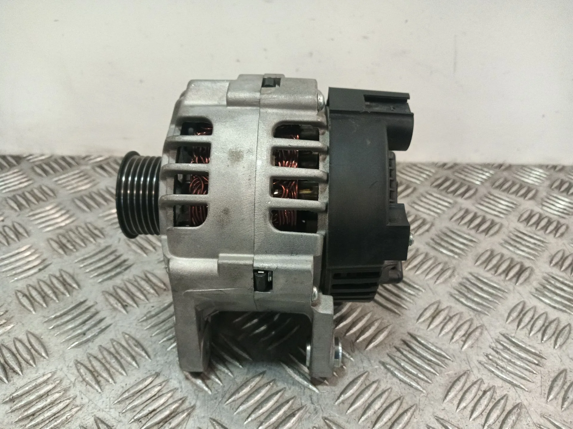 Alternador para Seat Ibiza Iv (6J5, 6P1)