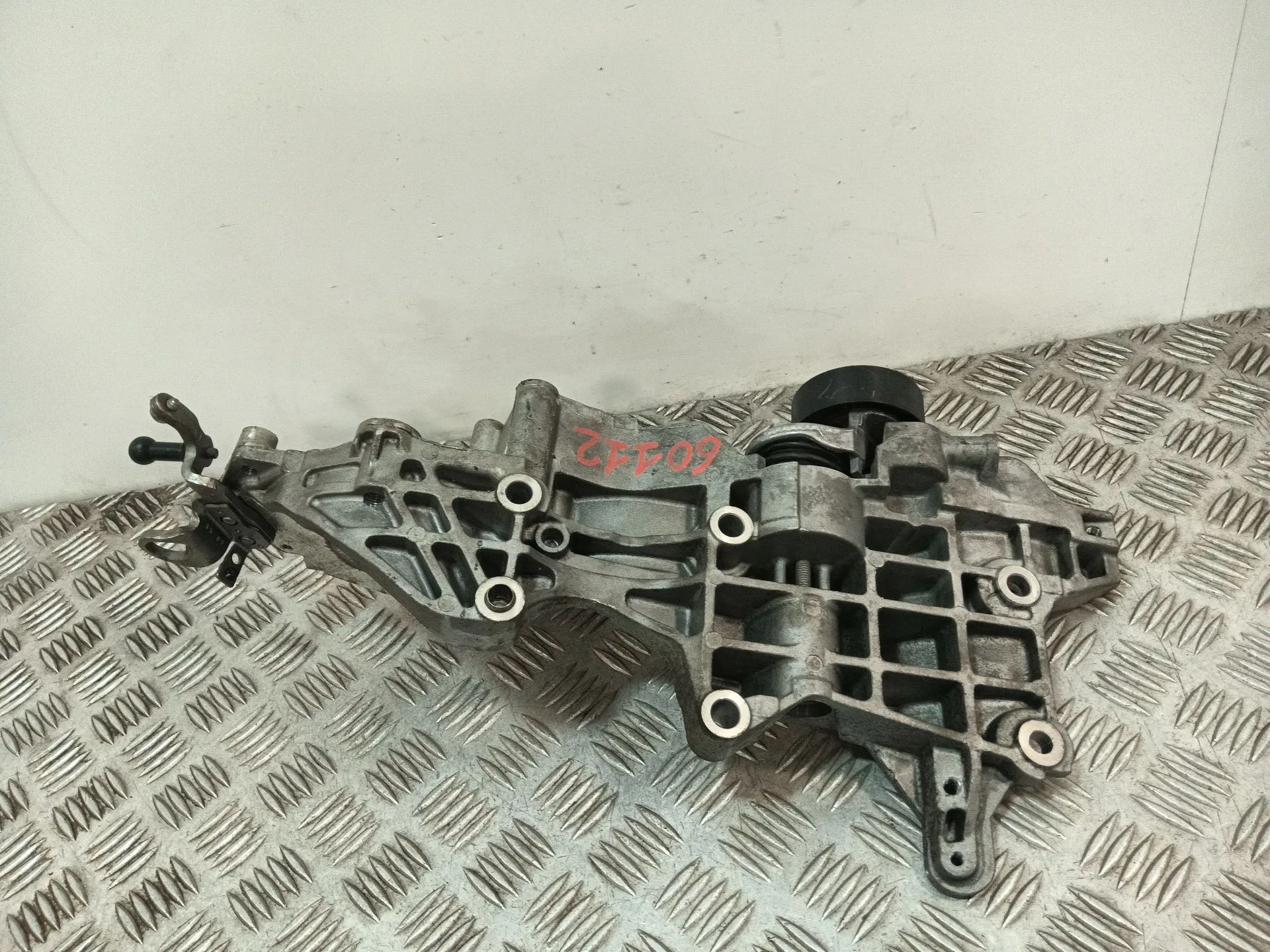 Soporte Alternador para Seat Ibiza Iv (6J5, 6P1)