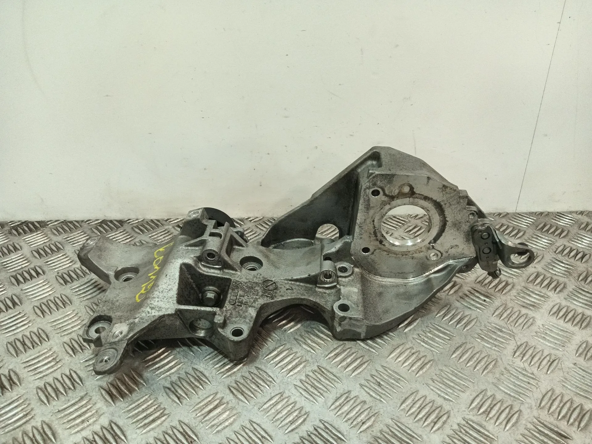 Soporte Alternador para Seat Ibiza Iv (6J5, 6P1)