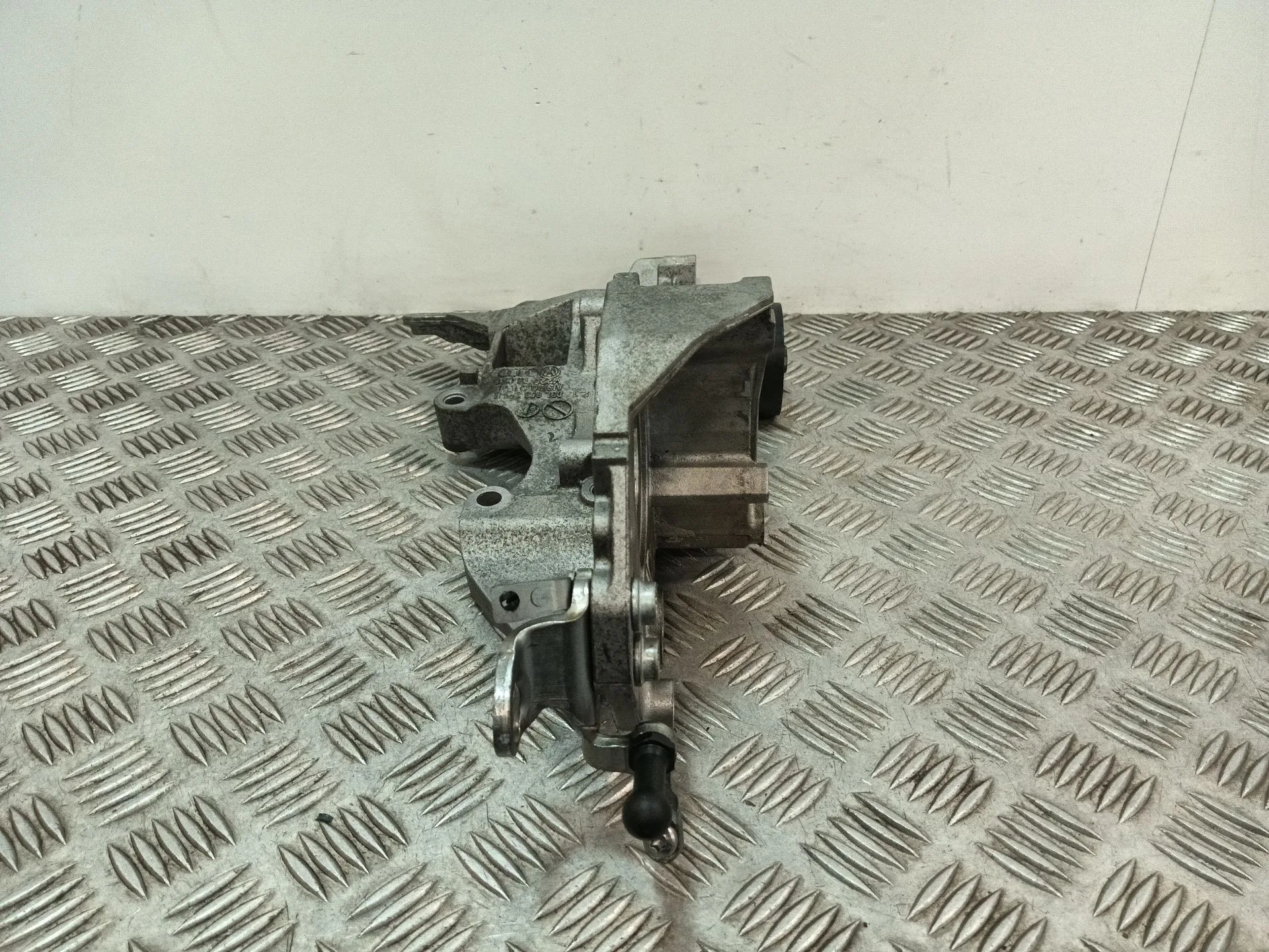 Soporte Alternador para Seat Ibiza Iv (6J5, 6P1)