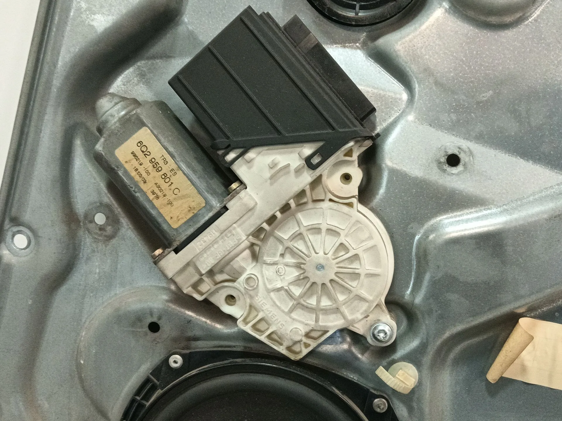 Elevalunas Delantero Derecho para Seat Cordoba (6L2)