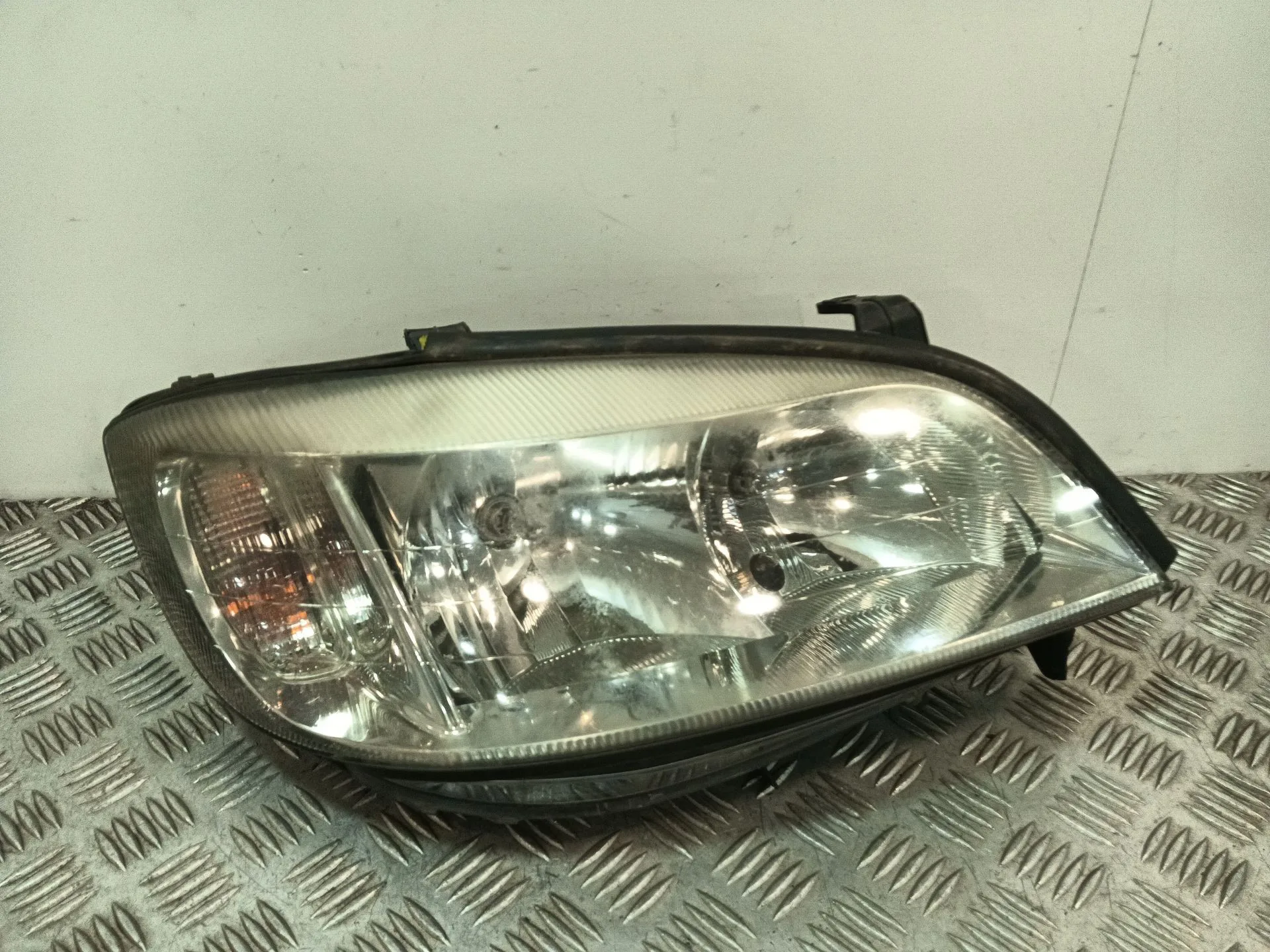 Faro Derecho para Opel Zafira A Monospace (T98)