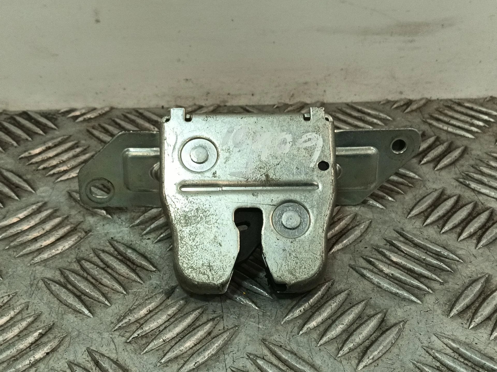 Cerradura Maletero / Porton para Mercedes-Benz Clase A (W168)