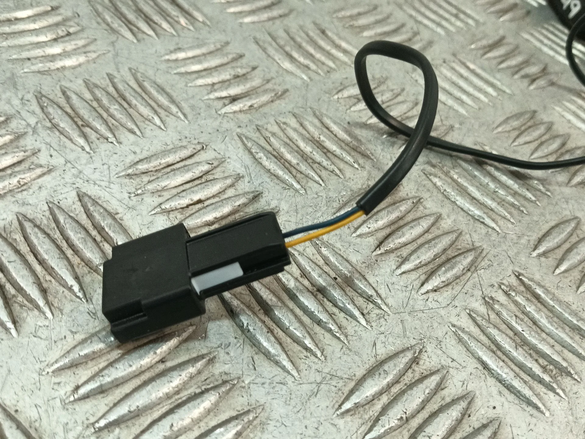 Enganche Cinturon Delantero Izquierdo para Chevrolet Cruze Hatchback (J305)