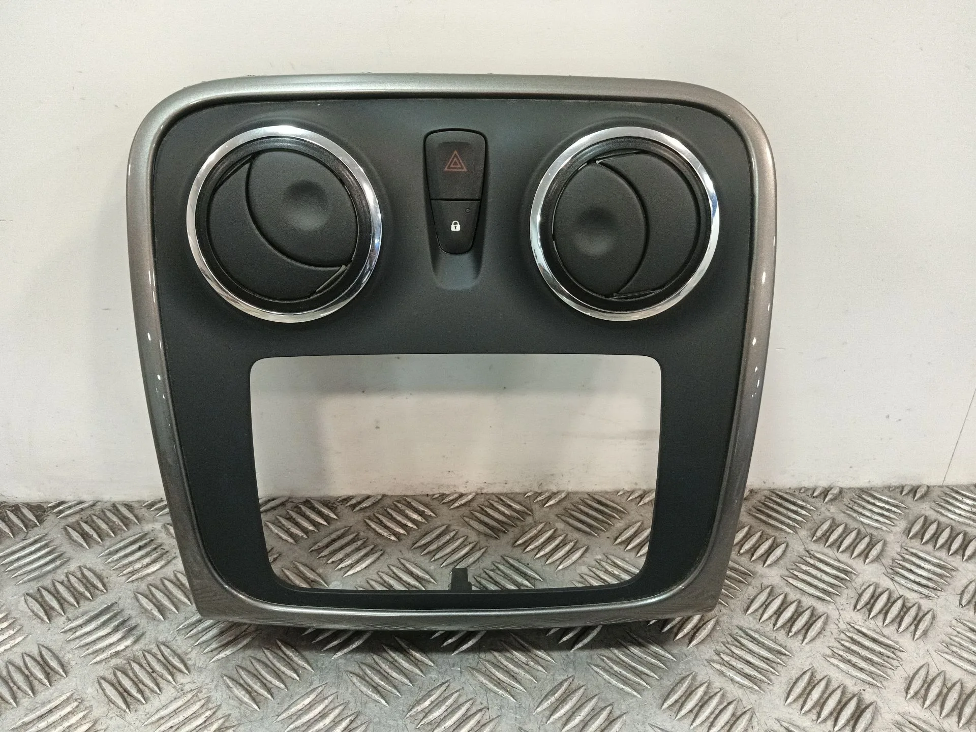 Moldura para Dacia Logan Ii