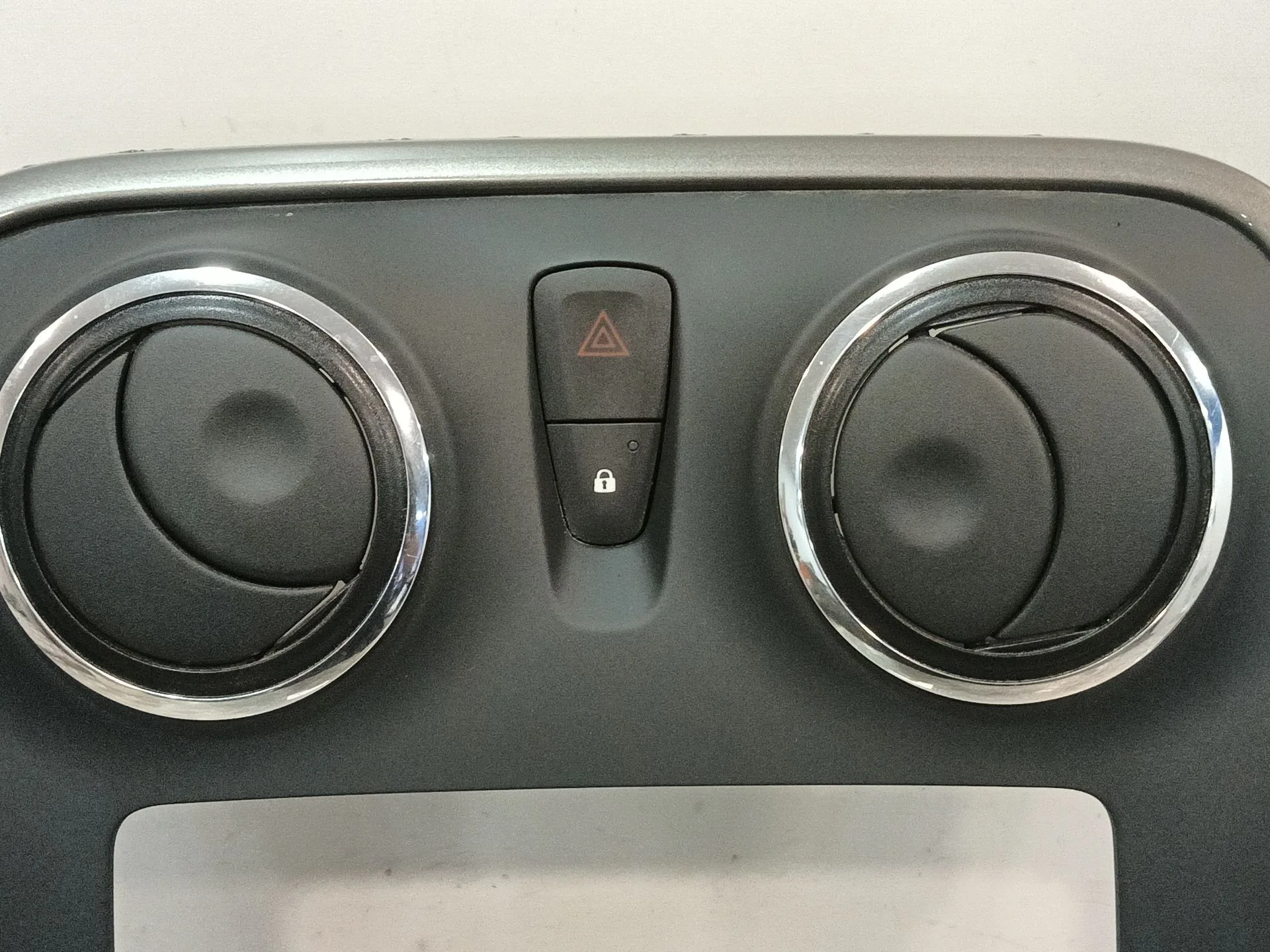 Moldura para Dacia Logan Ii