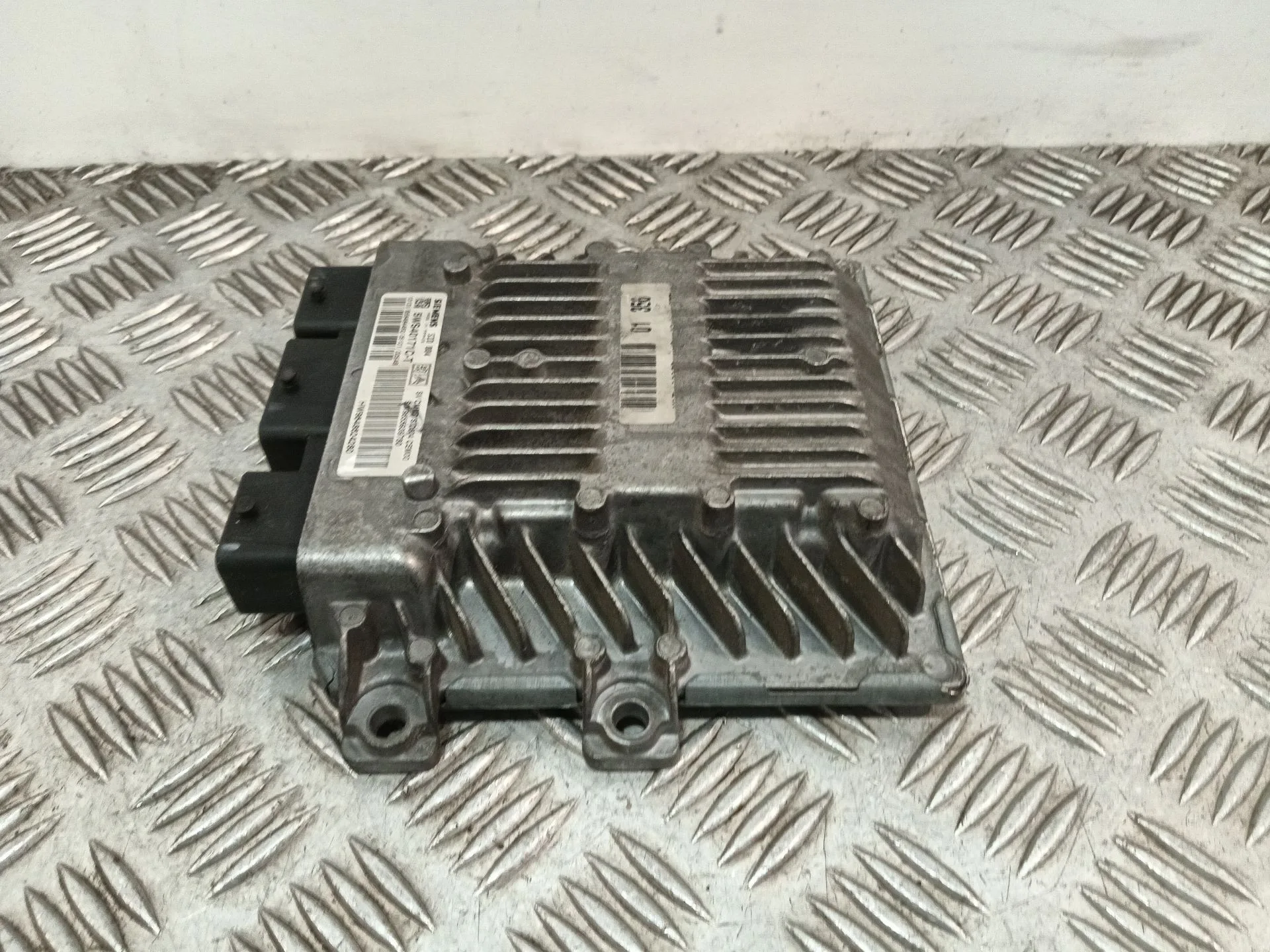 Centralita Motor Uce para Peugeot 1007 (Km_)