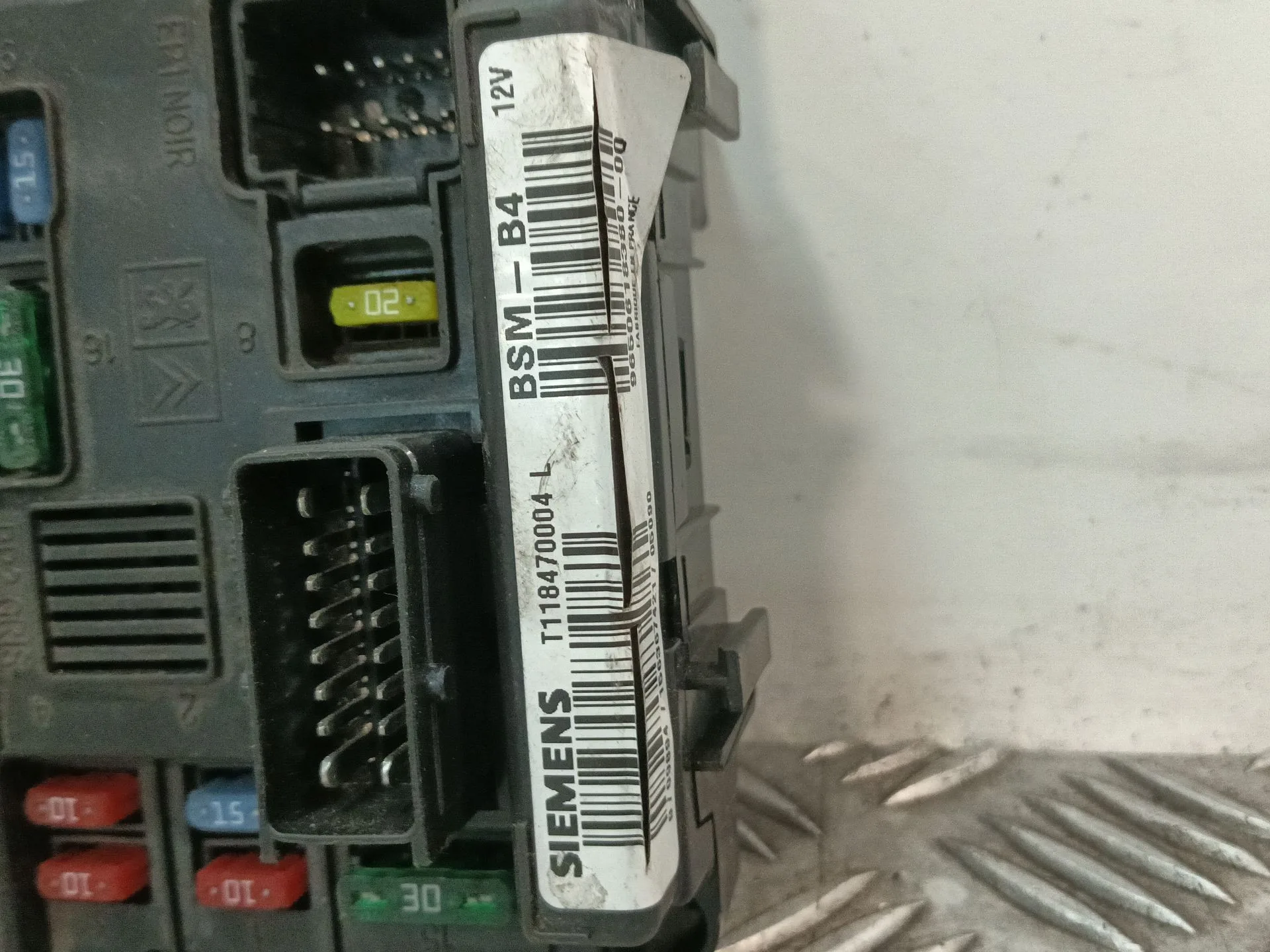 Caja Reles / Fusibles para Peugeot 1007 (Km_)