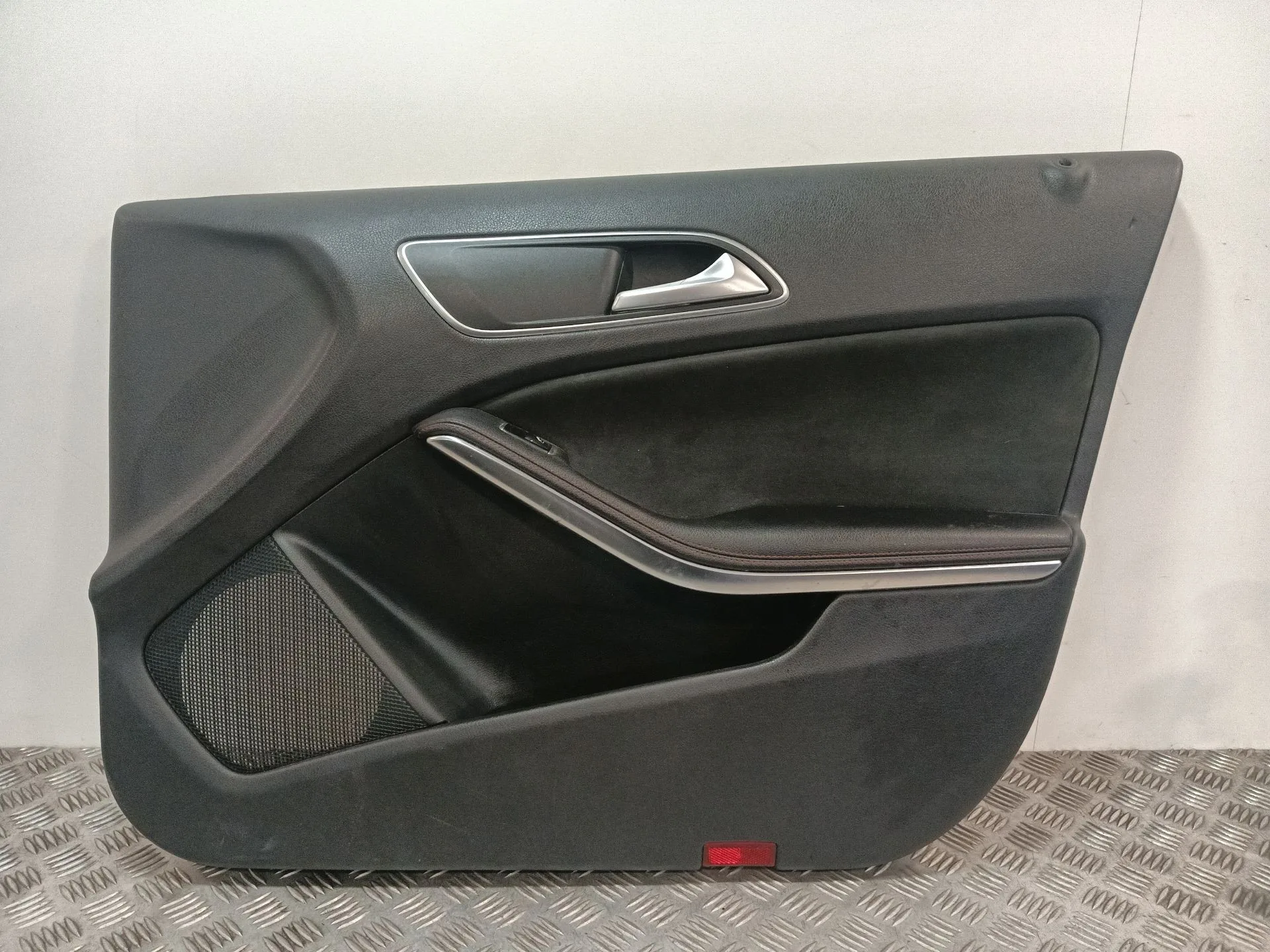 Guarnecido Puerta Delantera Derecha para Mercedes-Benz Clase A (W176)
