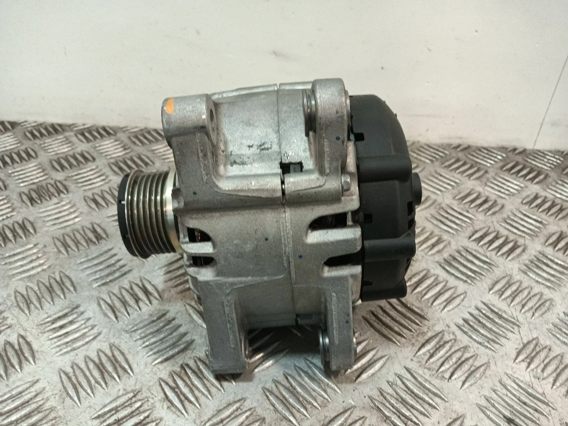 Alternador para Opel Corsa F Xhl Mt6