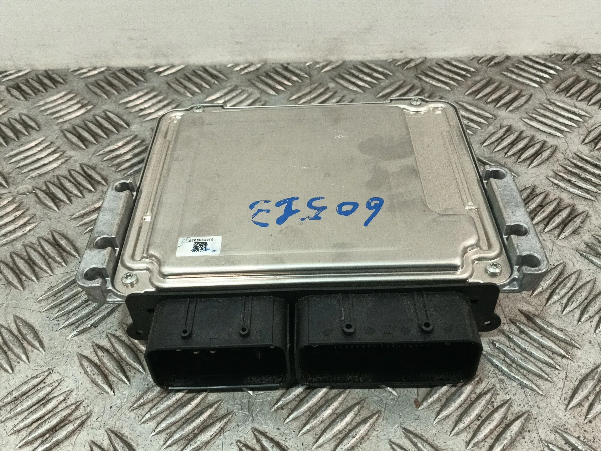 Centralita Motor Uce para Opel Corsa F Xhl Mt6