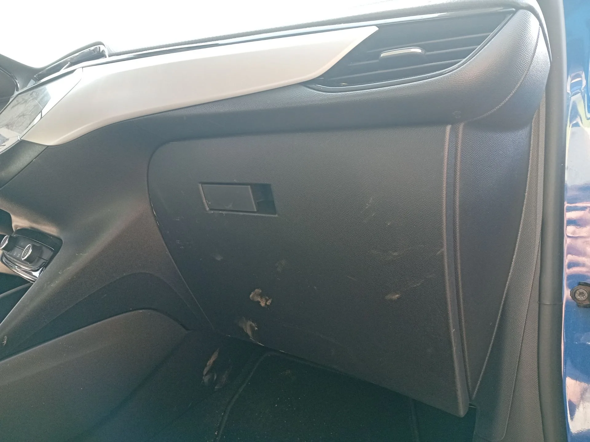 Guantera para Opel Corsa F Xhl Mt6