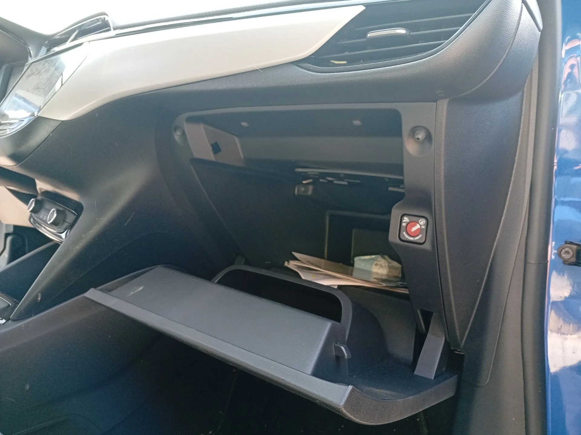 Guantera para Opel Corsa F Xhl Mt6